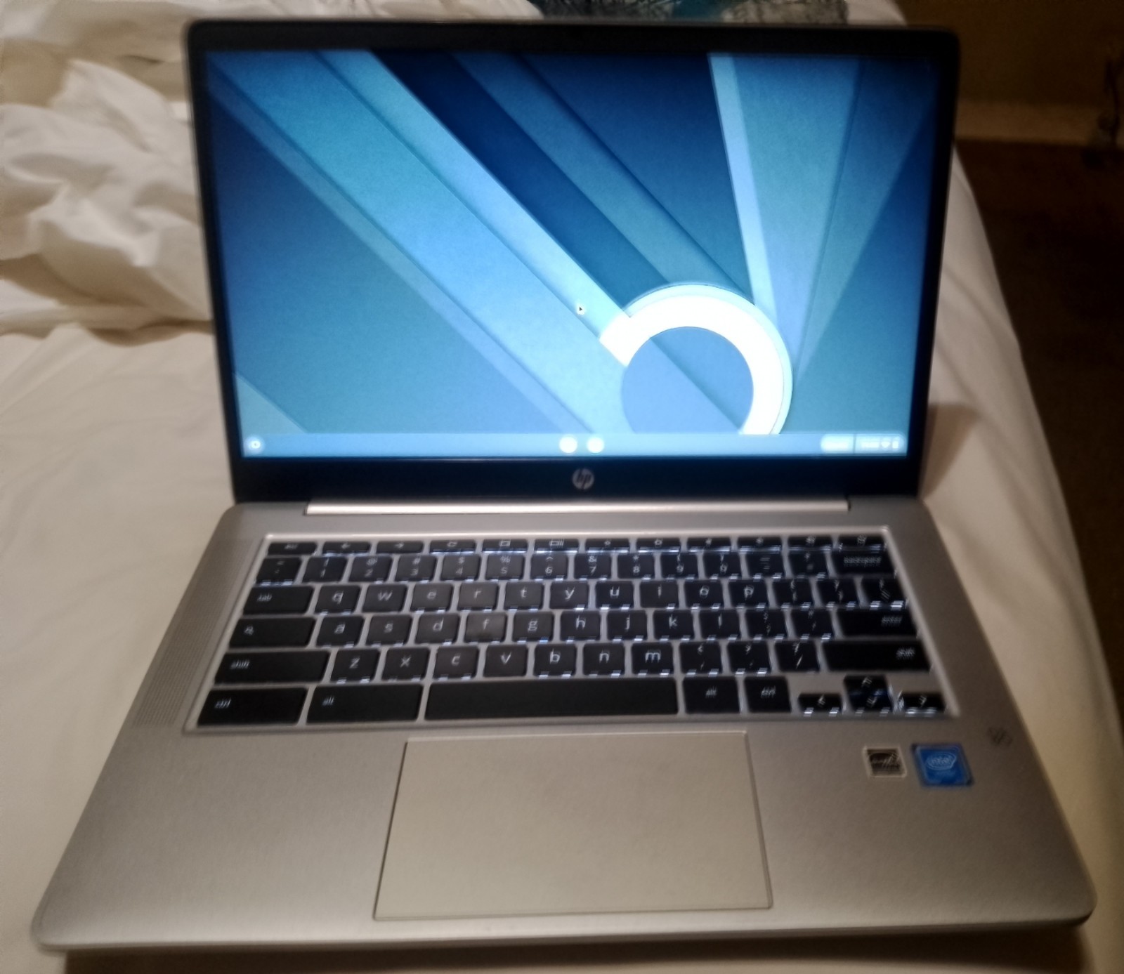 HP Chromebook Intel Core i3 14″ Laptop Silver Chrome OS USB HDMI Wi-Fi