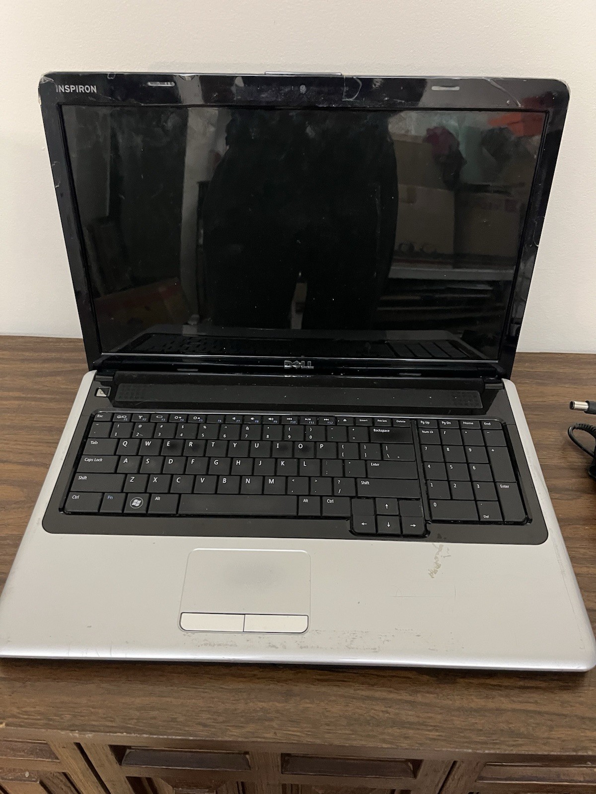 Dell Inspiron 1750 17.3” Laptop Boots Windows Parts/Repair w/Charger