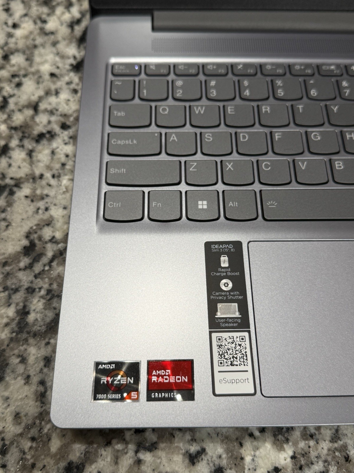 Lenovo IdeaPad Slim 3 15AMN8 15.6″ Ryzen 5 7520U 2.8GHz 8GB RAM 512GB SSD