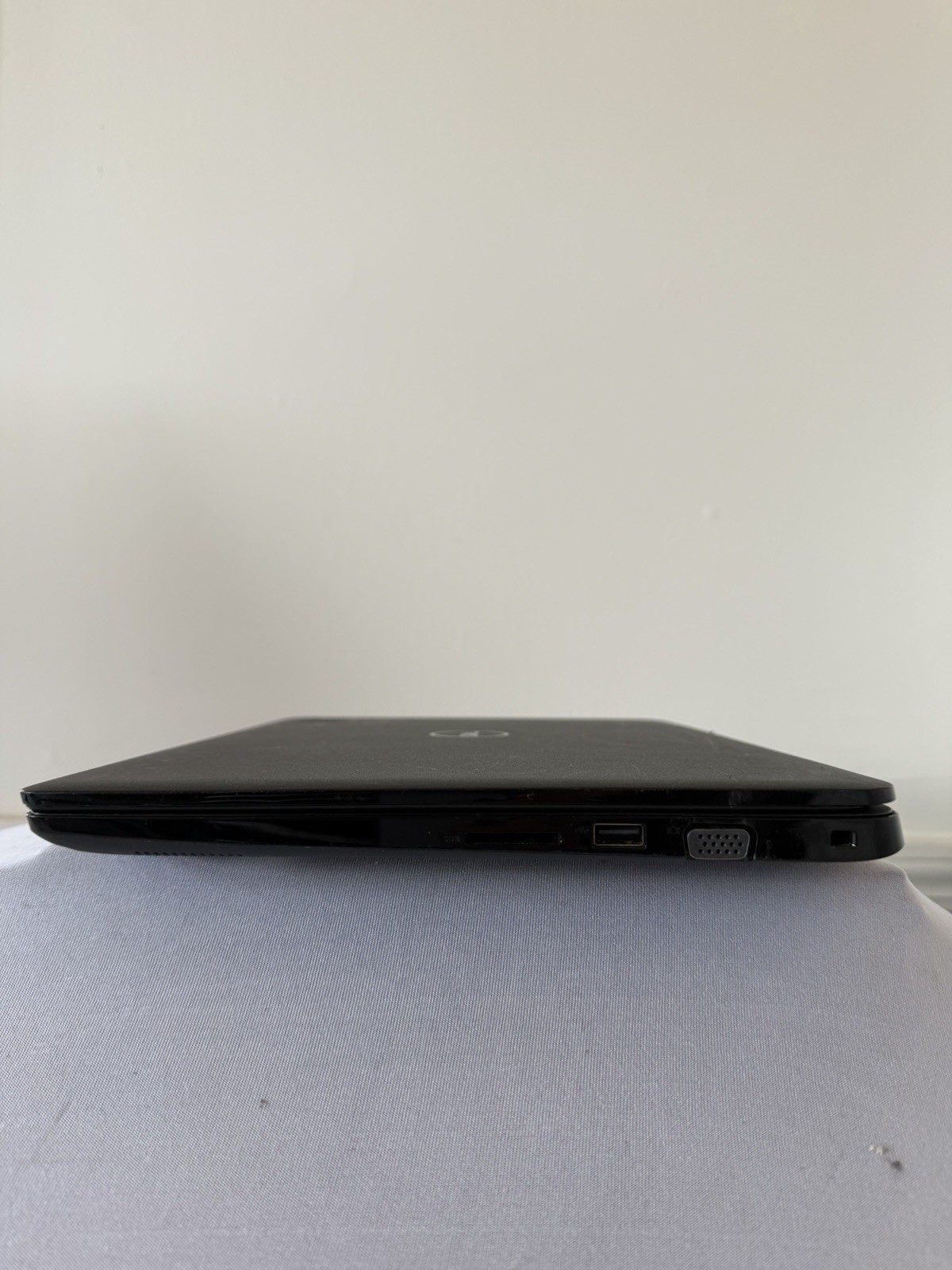Dell Latitude 3400 Laptop – Good Screen – Intel i5 Gen 8 – RAM 8 GB – Read Des
