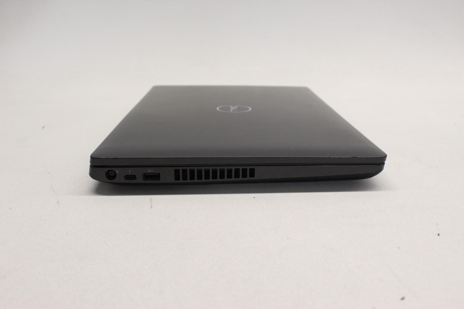 Dell Precision 3541 I7-9750H 256GB NvME SSD 16GB DDR4 Win11Pro