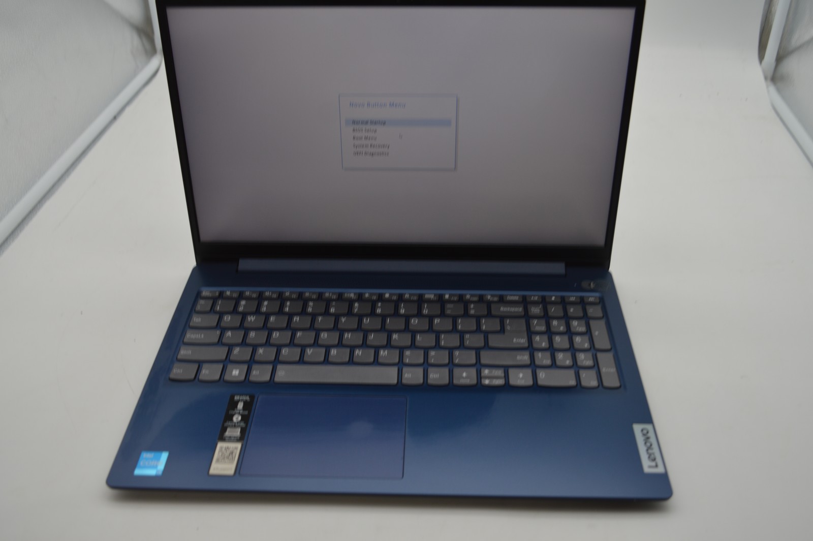 Lenovo IdeaPad Slim 3 15IRU8 Core i3-1315U 1.2GHz 8GB 256GB SSD PC1795867
