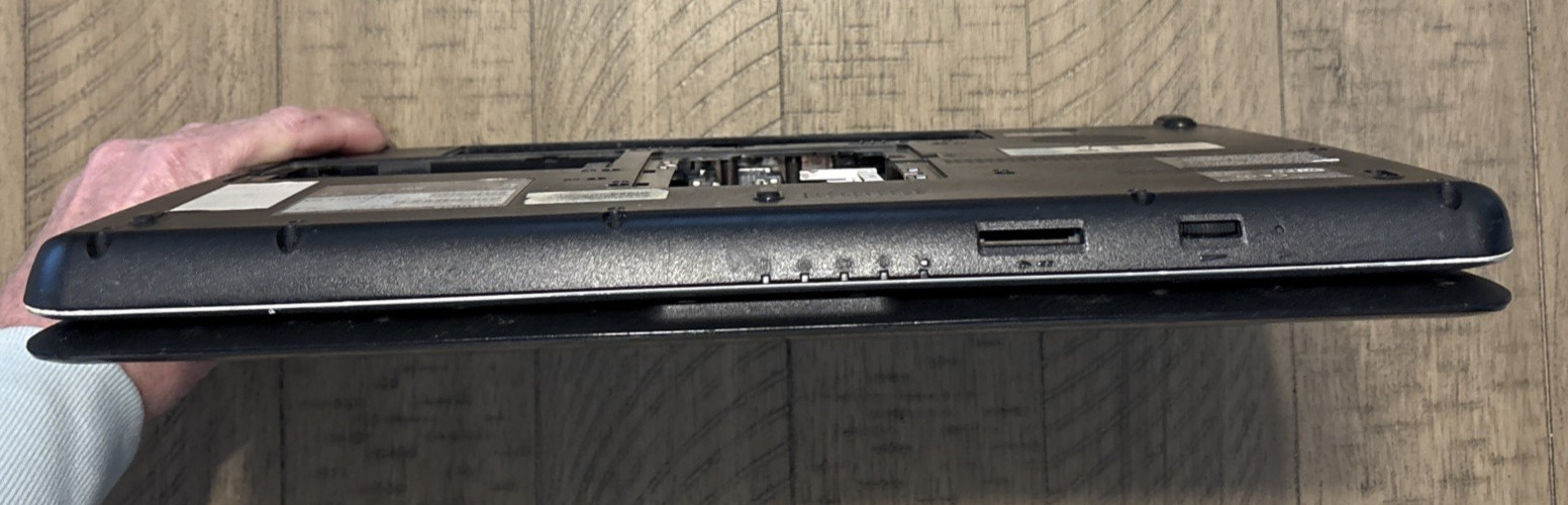 Toshiba Satellite L505-ES5018 Pentium dual Core T4400 2.20GHz Laptop