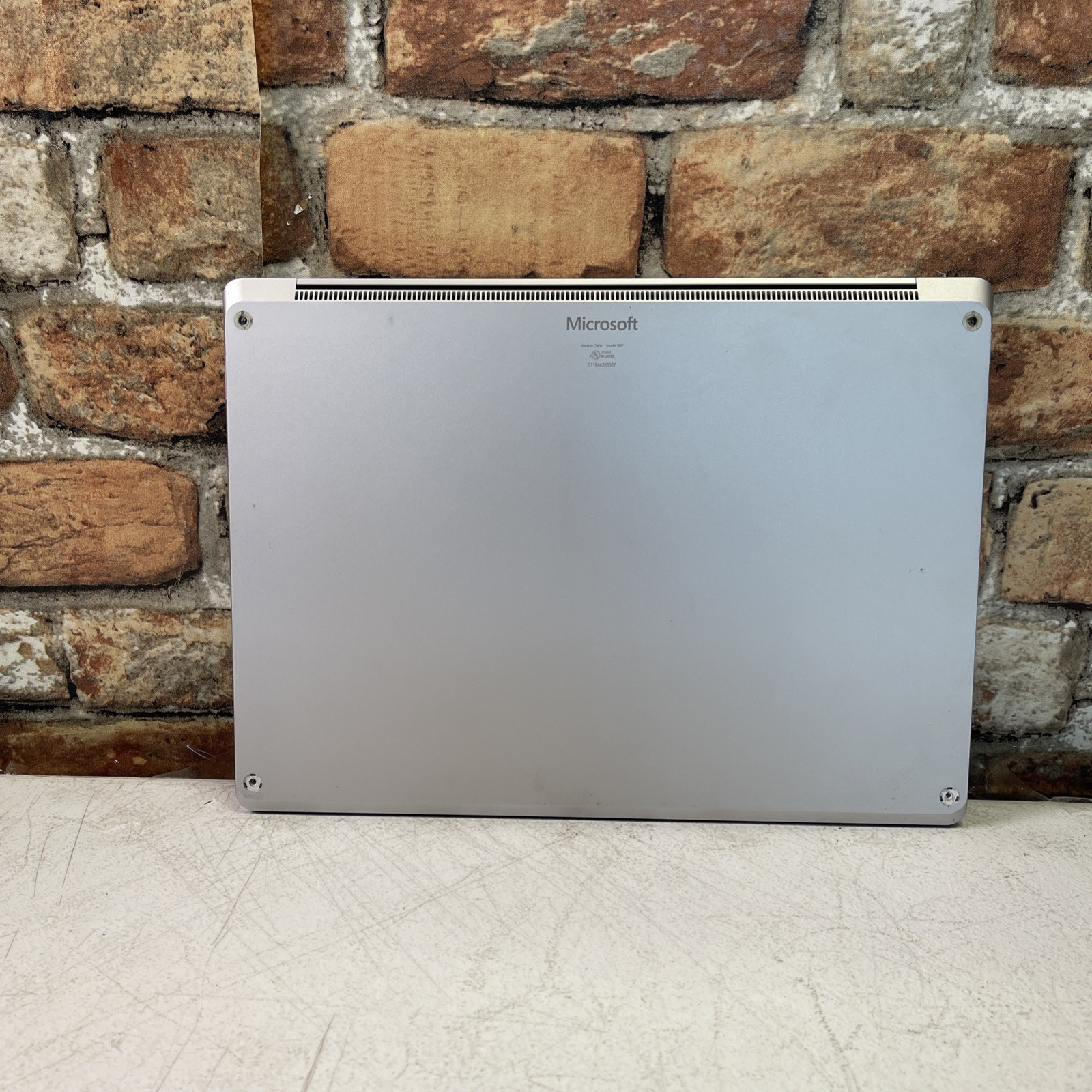 Microsoft 1867 Tested LCD Screen w/ Chassis & Battery – No Motherboard’s