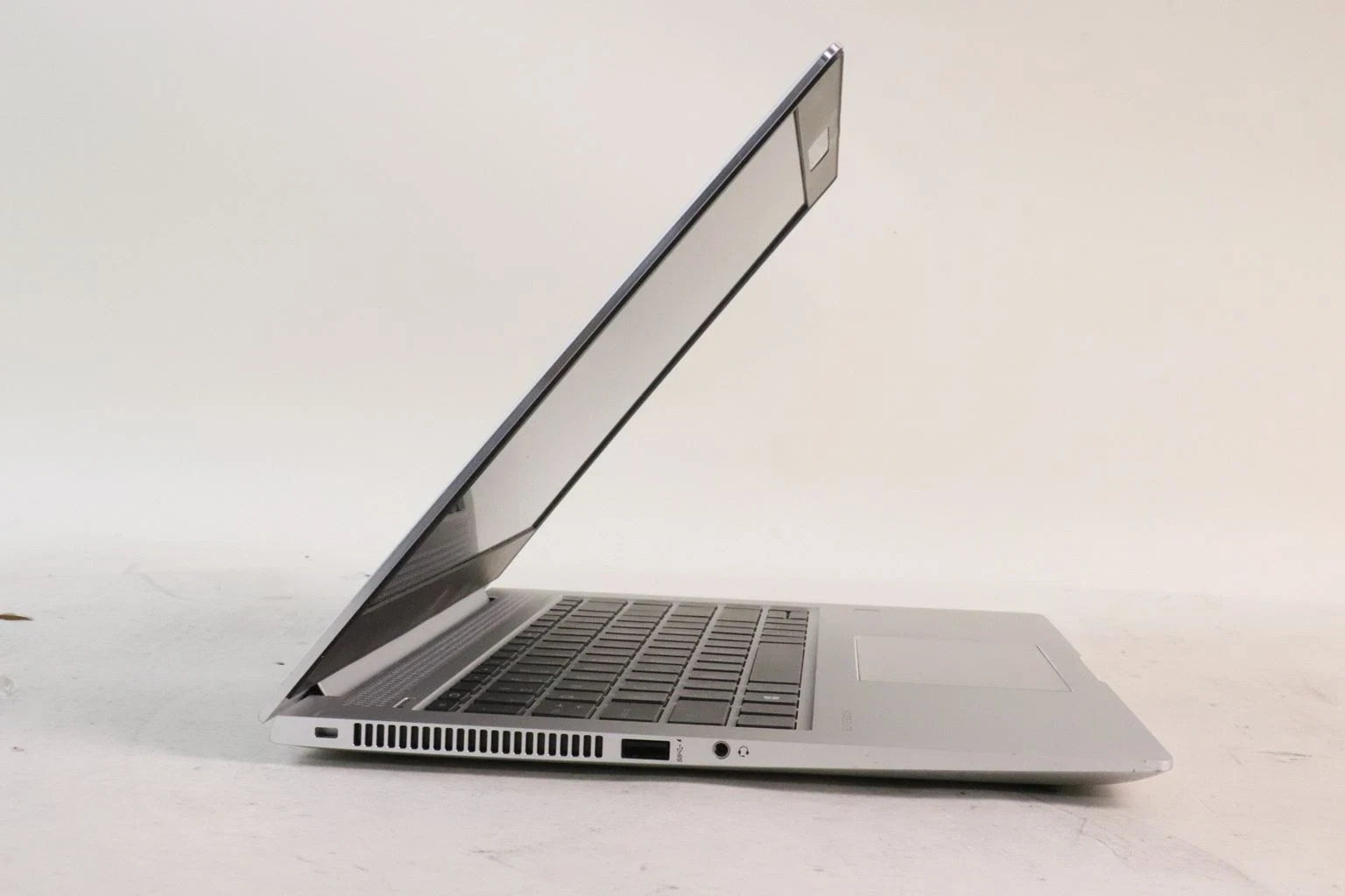 HP EliteBook 1040 G4 14” Touch Laptop Intel i5-7300U 8GB RAM 256GB Win 11 Pro