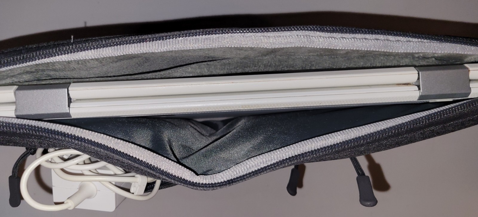 acer chromebook n15q10 white 11.6 used with charging cable and grey zipper case