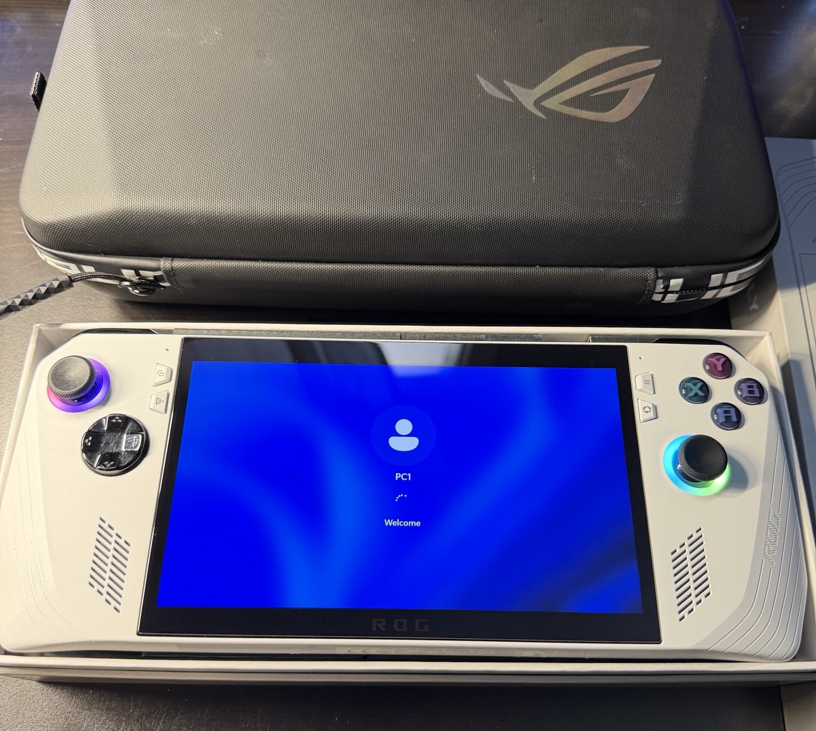 ASUS ROG Ally White w/ ASUS carrying case 1TB upgraded **MINT**