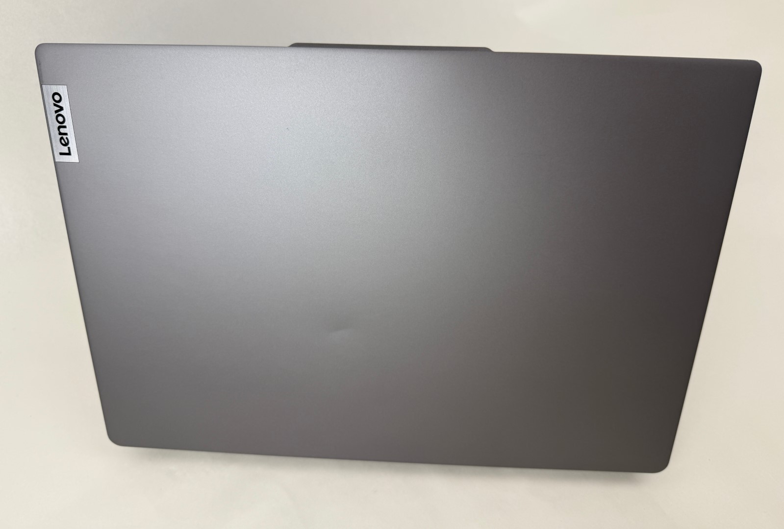 Lenovo IdeaPad Pro 5i 16″ 2048×1280 OLED Touch Ultra 9 185H 32GB 1TB 4050 Dent