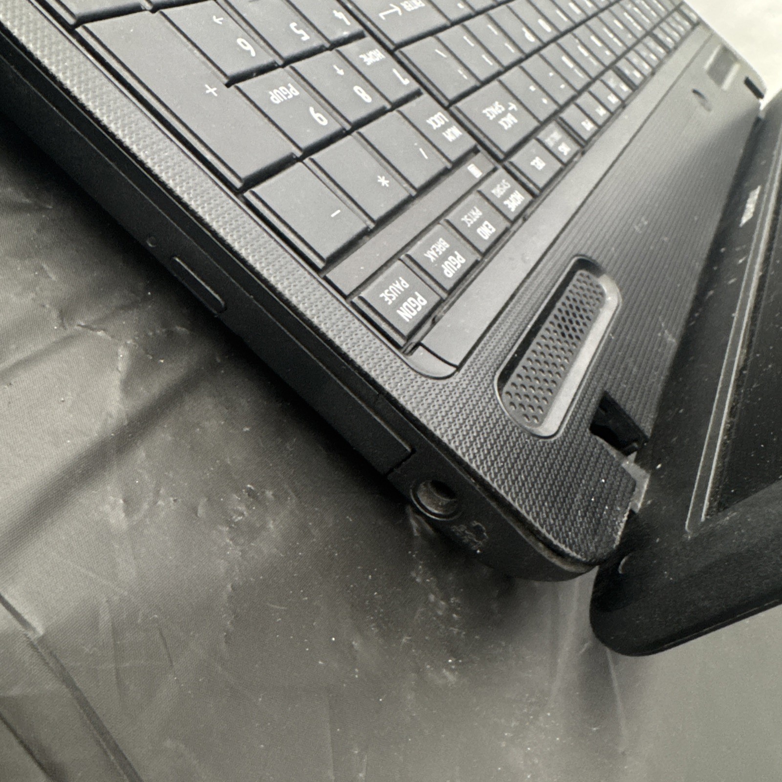 Two Toshiba Satellite C655D-S5300 Laptop Not Working Parts Only. No Power Cords
