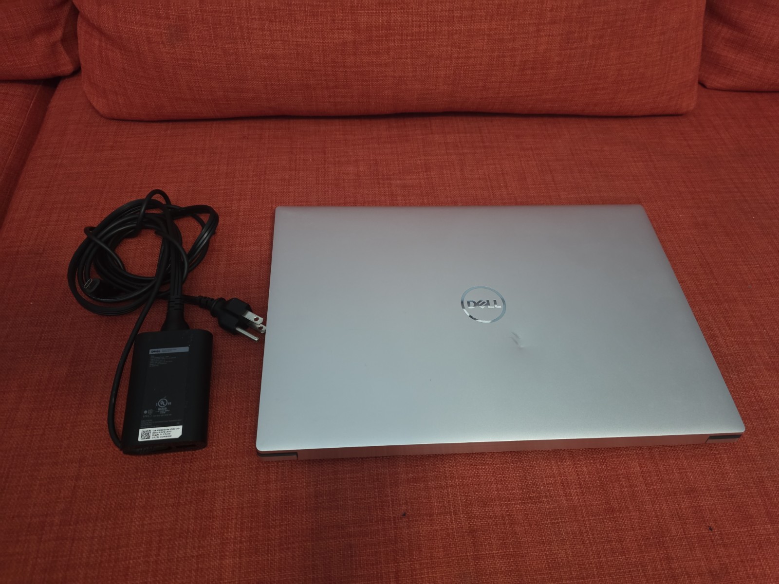 Dell XPS 15 9520 **READ Description**