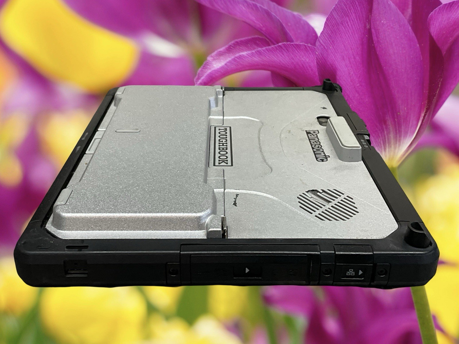 Panasonic Toughbook CF-33 i5-6TH GEN 2.4GHz 8GB RAM TOUCH