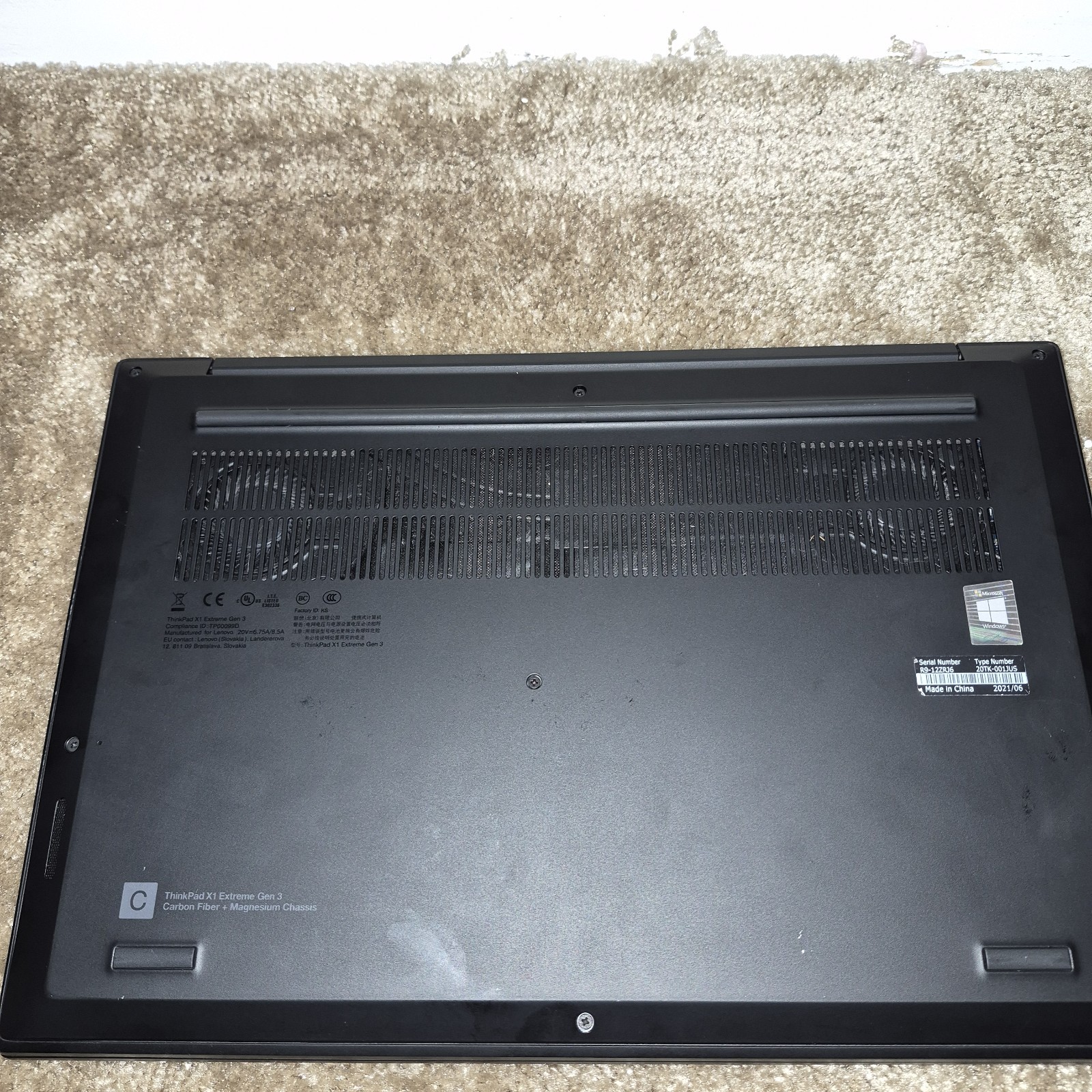 Lenovo ThinkPad X1 Extreme Gen 3 15.6 FHD i9-10885H 32GB Ram 1TB SSD GTX 1650 Ti