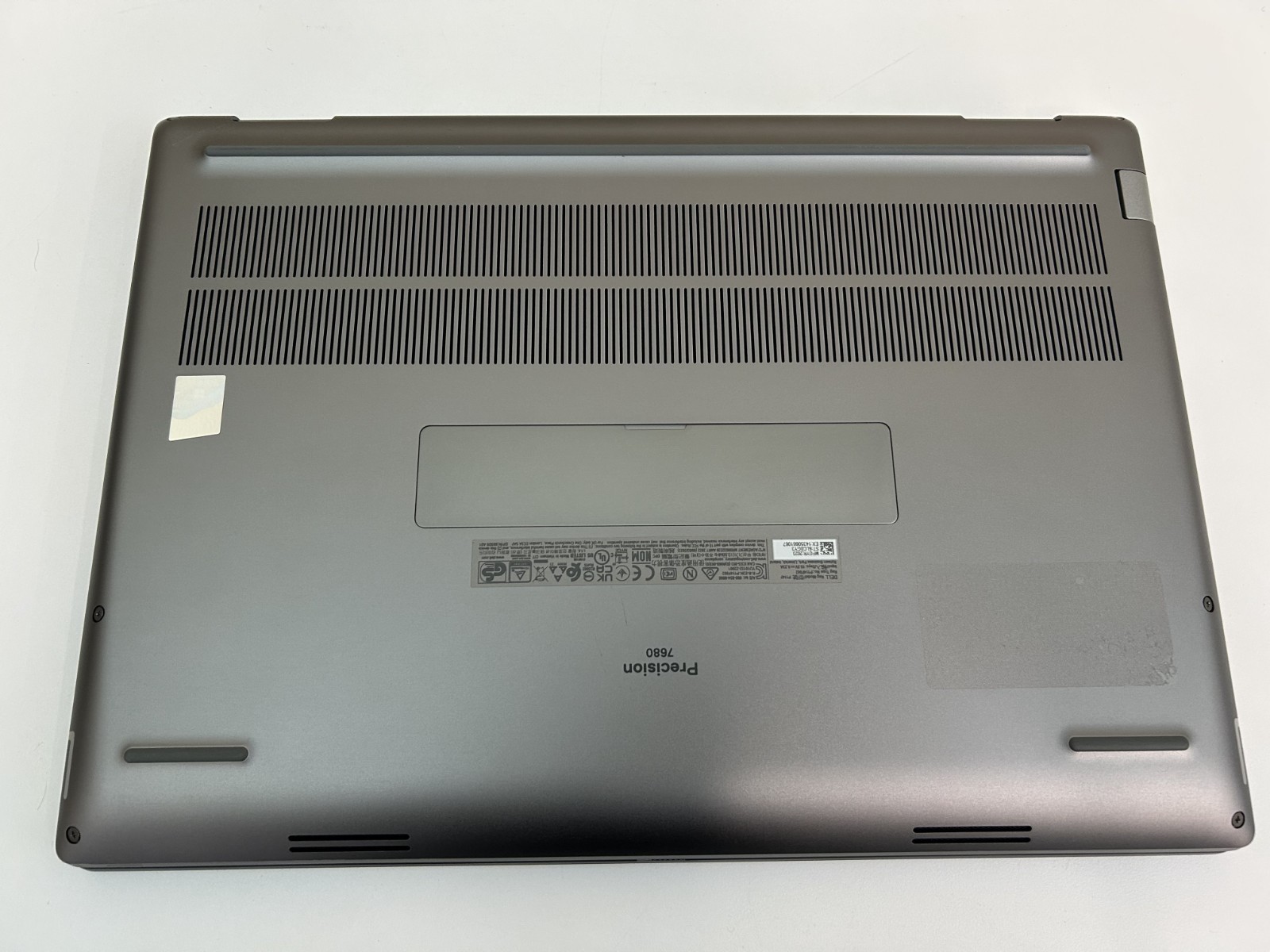 Laptop Dell Precision 7680 16″ Core i7-13850HX 128GB RAM 2TB SSD RTX 2000 Win 11