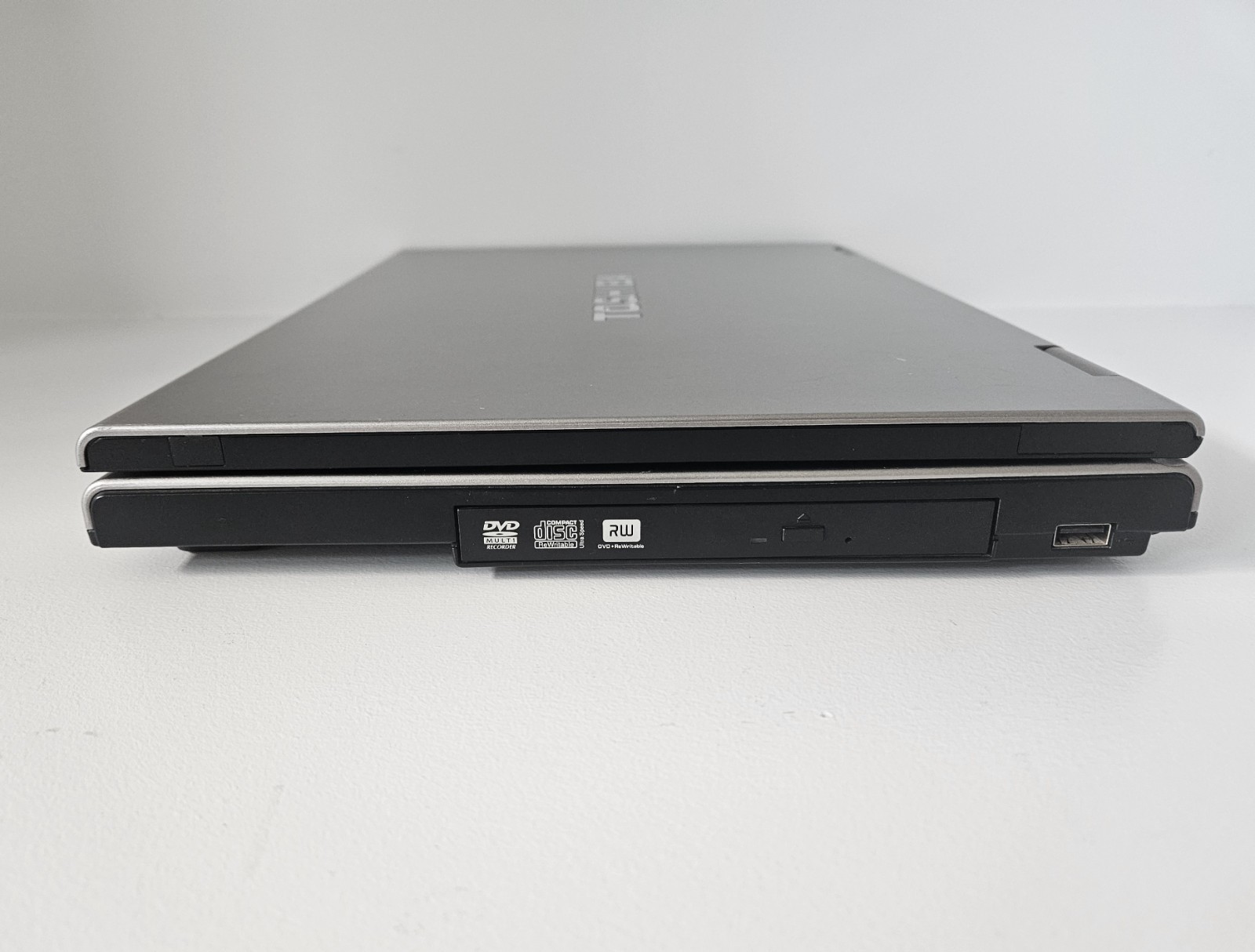Toshiba Tecra A9 PTS52U Intel Core2 Duo T7250 2GHz 1GB RAM Good Batt + AC No HDD