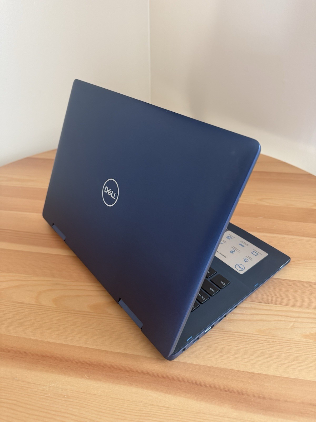 Dell Inspiron 14 5000 2-in-1 Blue Convertible Touchscreen Laptop AMD Ryzen 14″