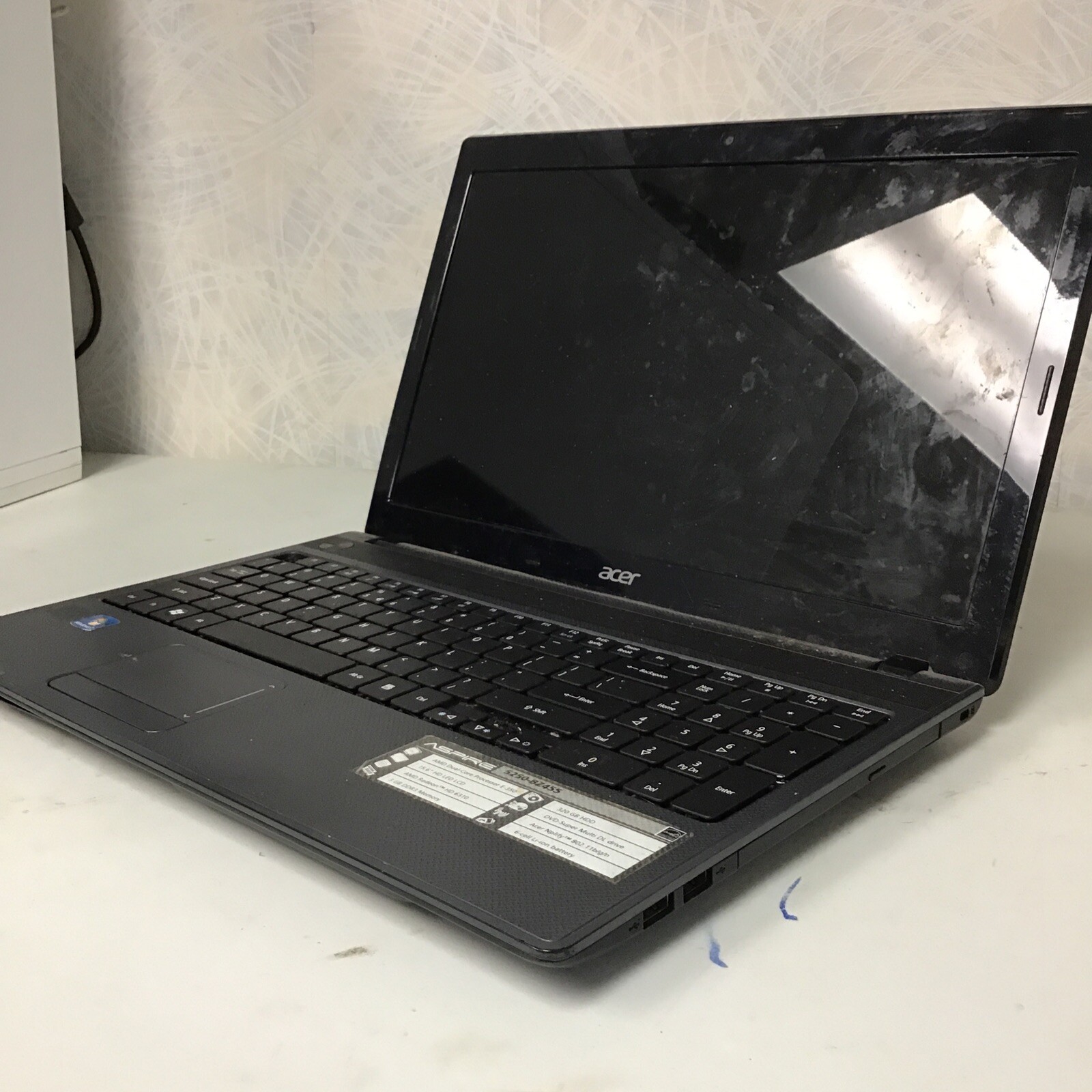Acer 5250-B2455 – AMD E-350 – NO RAM – NO HDD – PARTS