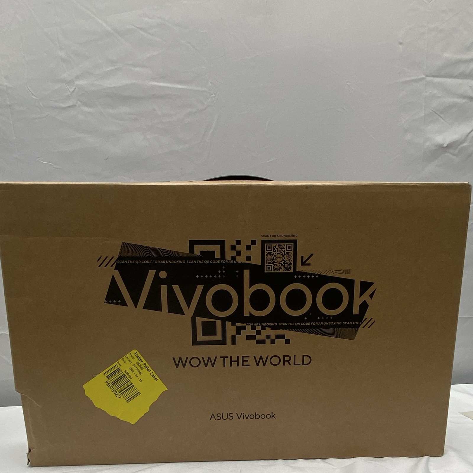 ASUS VivoBook 16 16in Core i9 16GB RAM 1TB SSD Win 11 Home Silver. Torn box.