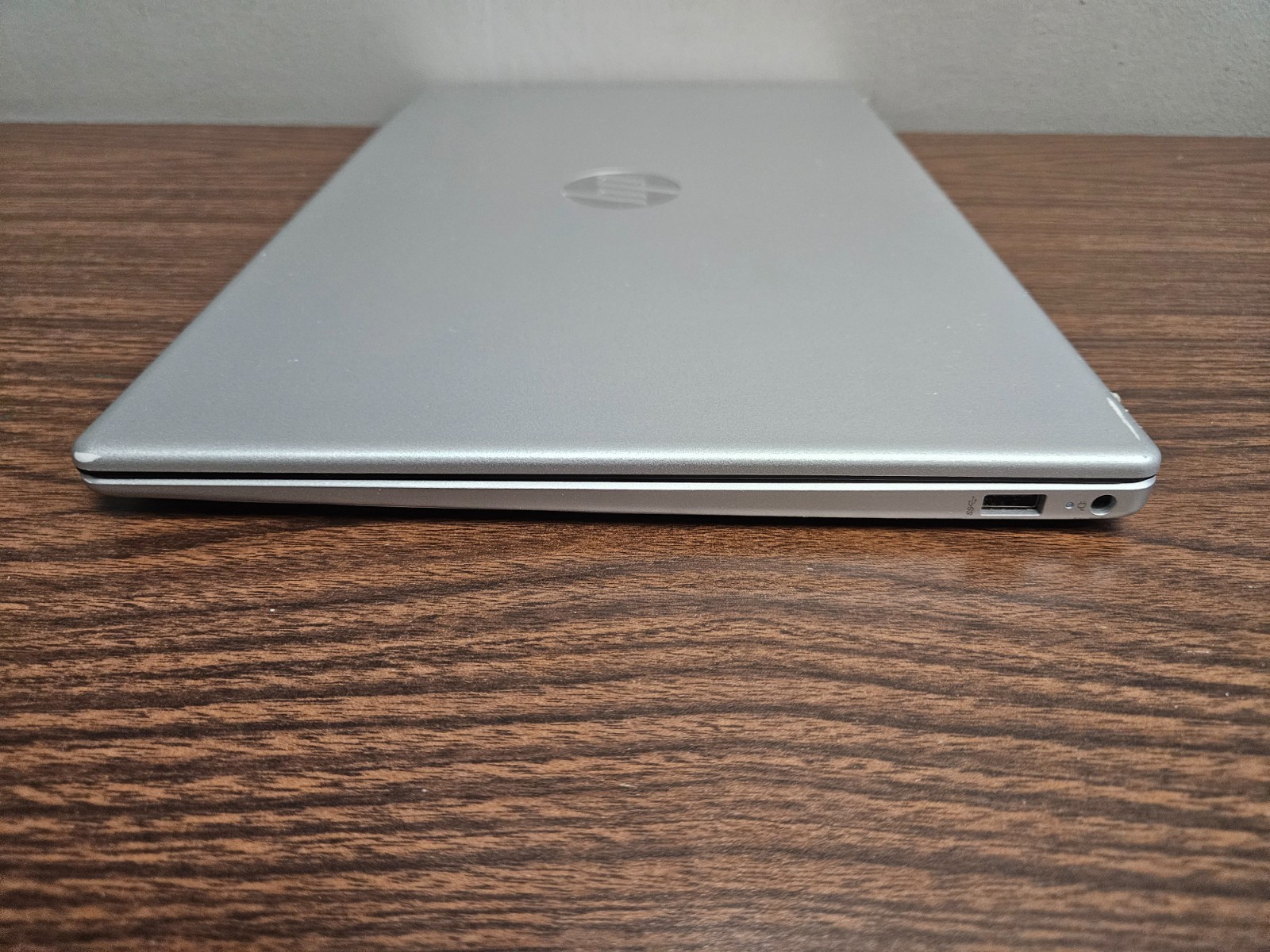HP 15-fc0047wm 15.6″ Touch AMD Ryzen 7 7730U 16GB 512GB Minor Screen Issues READ