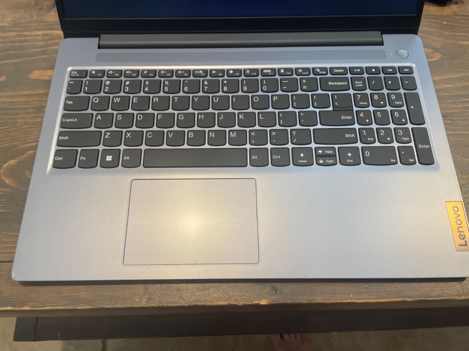 Lenovo IdeaPad slim 3 15ian8