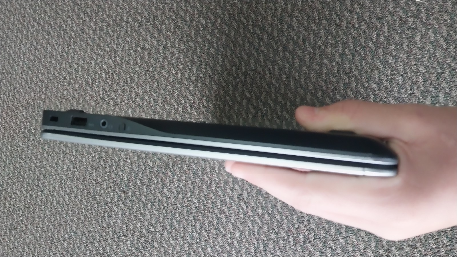 Latitude E7440 14″ i5-4300U 8gb 256GB SSD LINES DOWN MIDDLE OF SCREEN CD/DVD