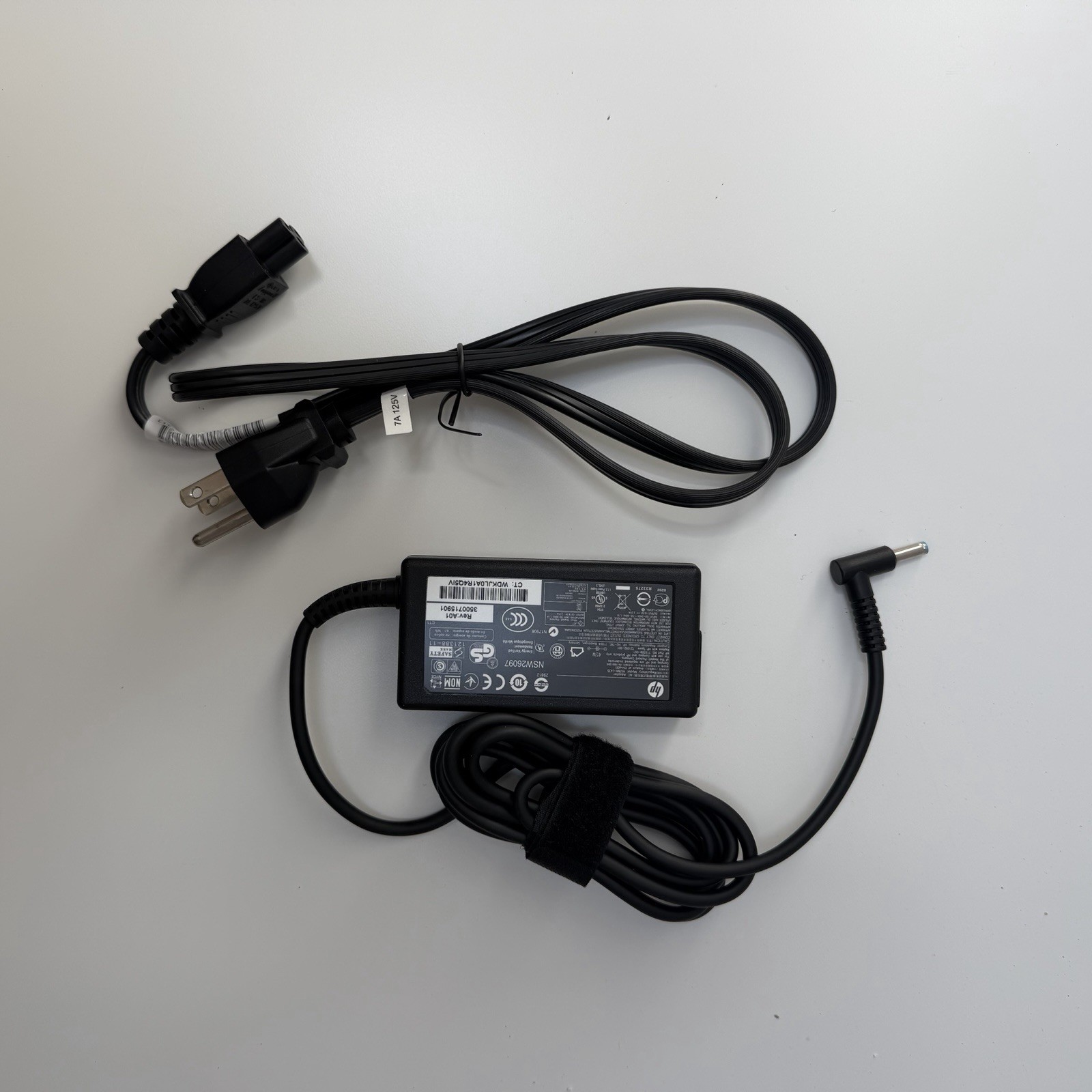 NEW HP Split x2 13-m010dx i3 4GB 128GB SSD 13.3” Windows 8 Open Box Nos
