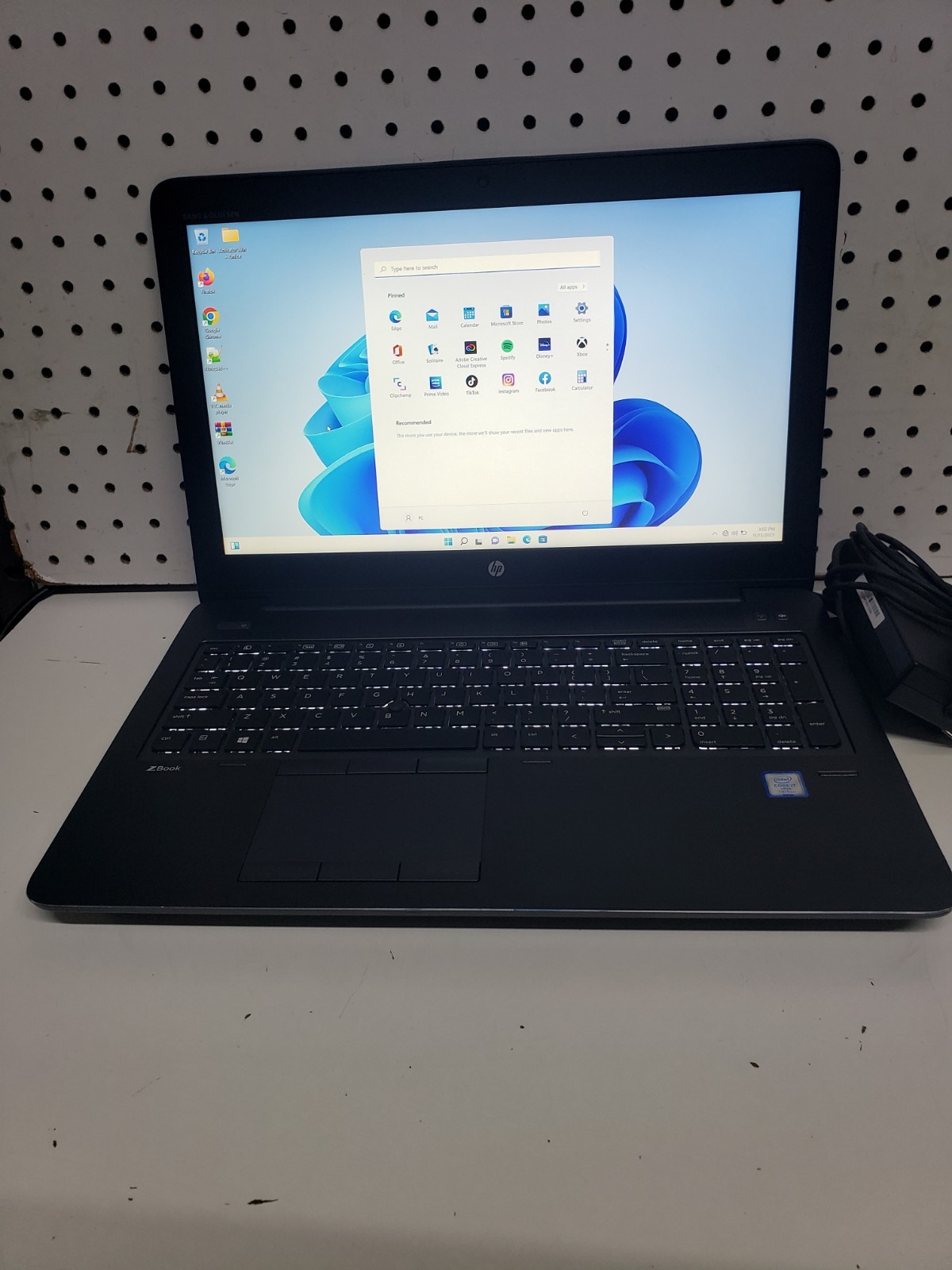 HP ZBook 15 G4 15″ FHD I7-7820HQ 2.60 512GB SSD, 16GB W11P Quadro M2200 Webcam
