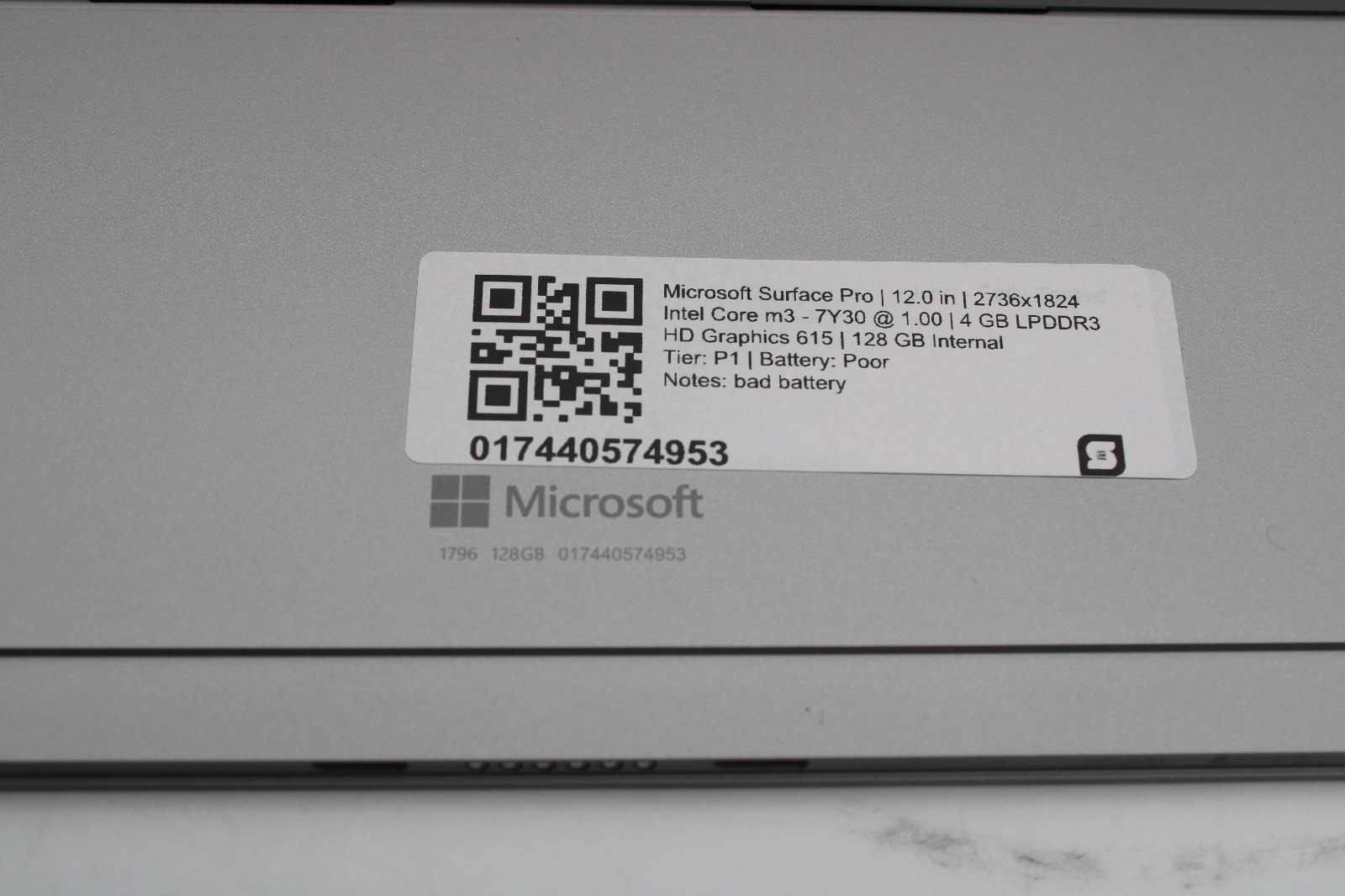 Microsoft Surface Pro 5 1796 m3-7Y30 @ 1.00 GHz 4GB RAM 128GB SSD No OS