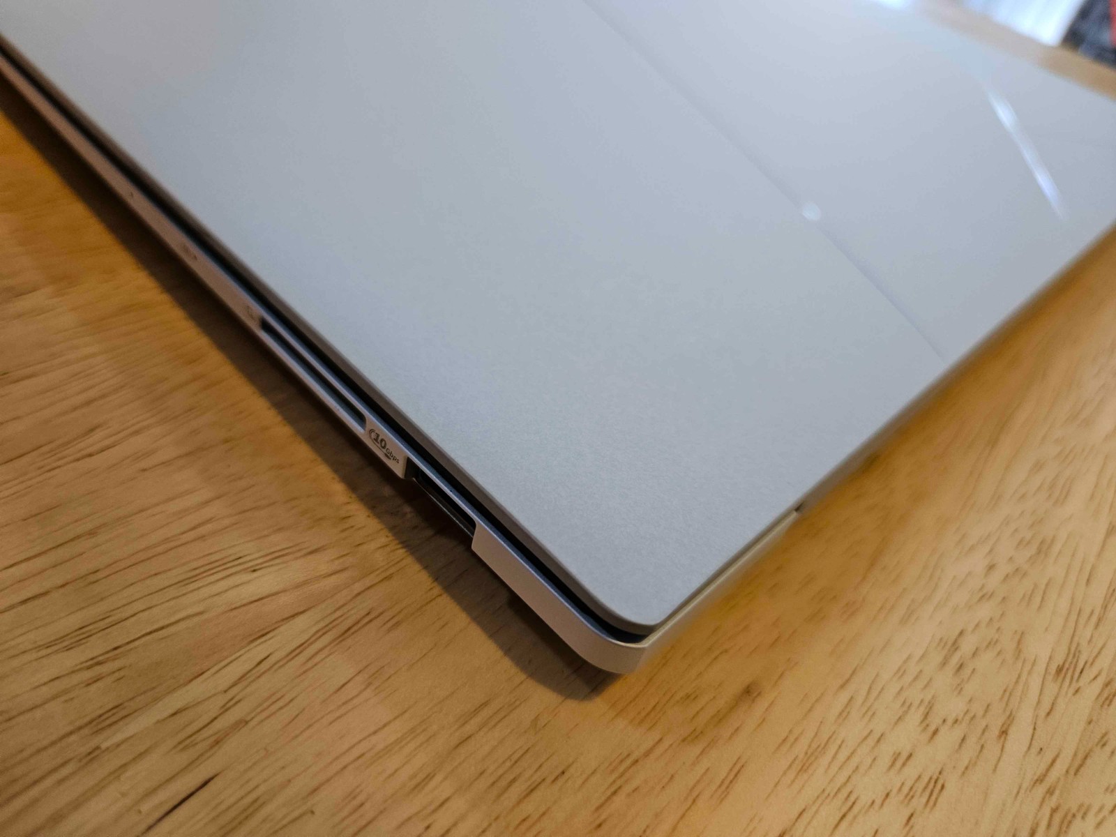 ASUS Zenbook S 16 16” 3K OLED Touchscreen 120Hz AMD Ryzen AI 9 365 24GB 1TB SSD