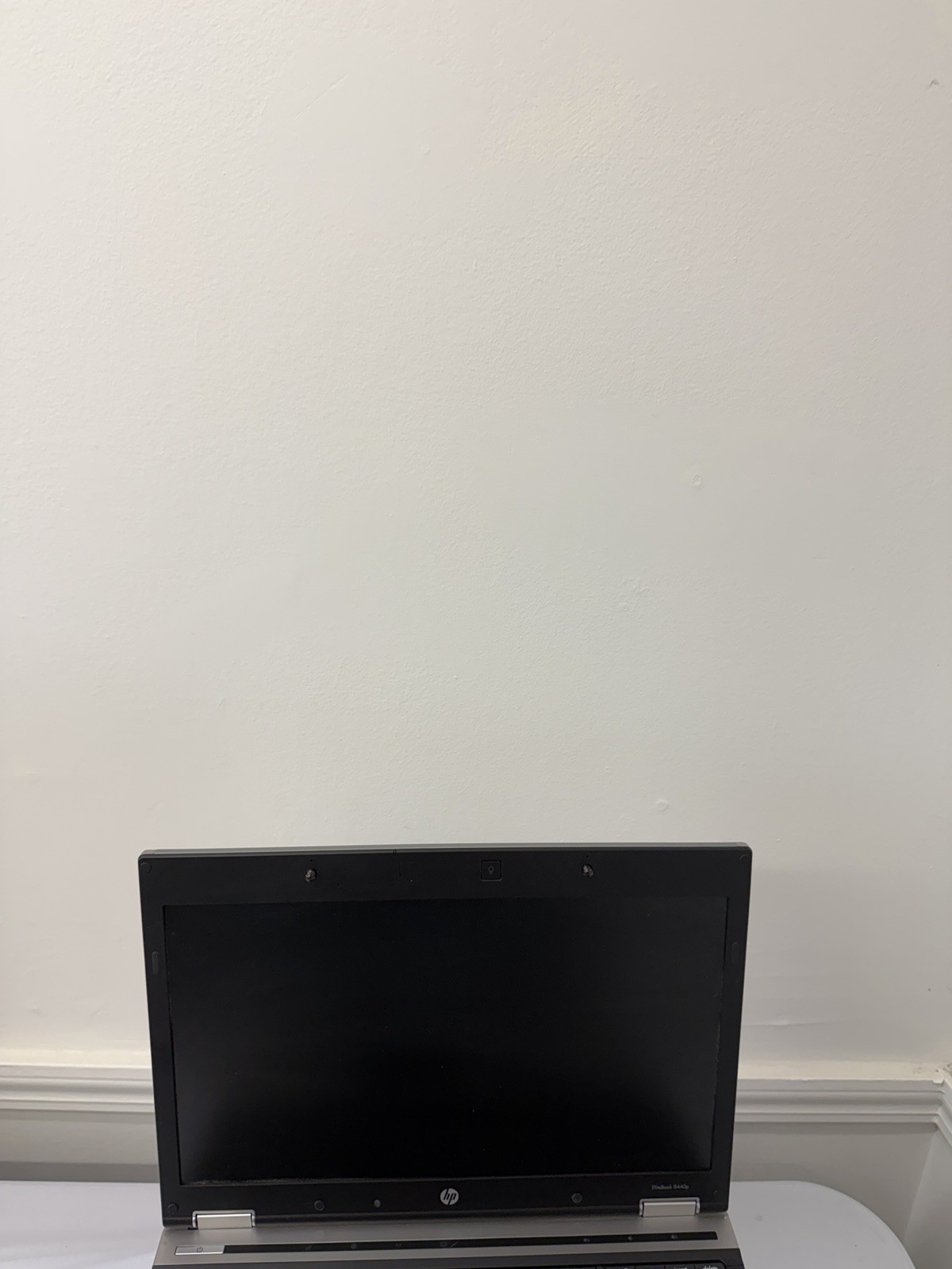 HP Elitebook 8440p Laptop – Good Screen – Intel i5-M520 – RAM 8 GB – Read Des