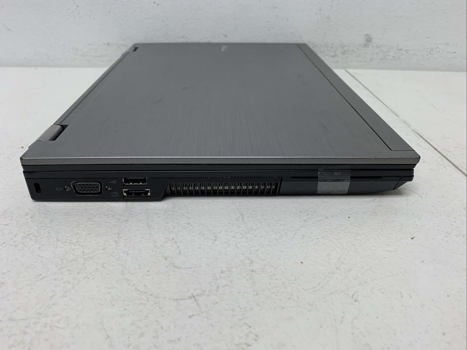 Dell Latitude E6410 Intel Core i5 M 560 2.67GHz No Ram NO HDD For Parts