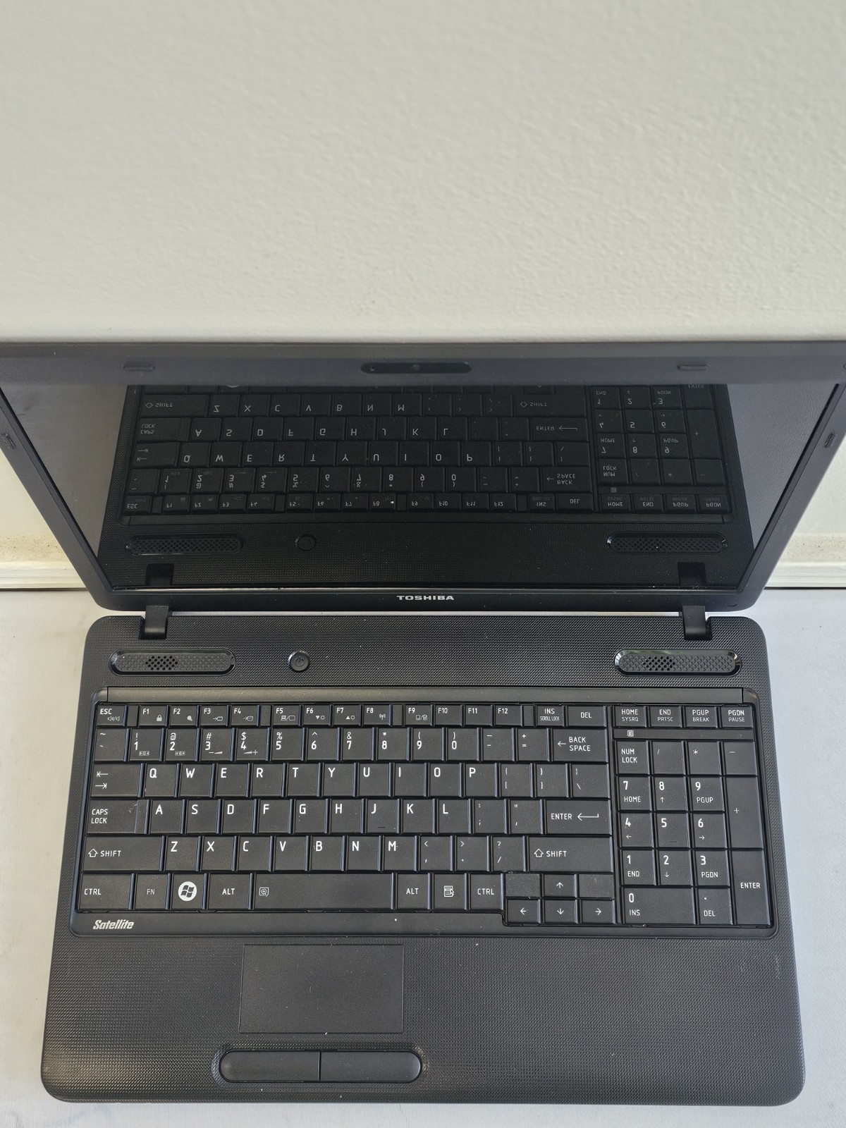 Toshiba Satellite C655D-55300 Laptop – AMD E300 – 4GB RAM – BAD BATT – READ