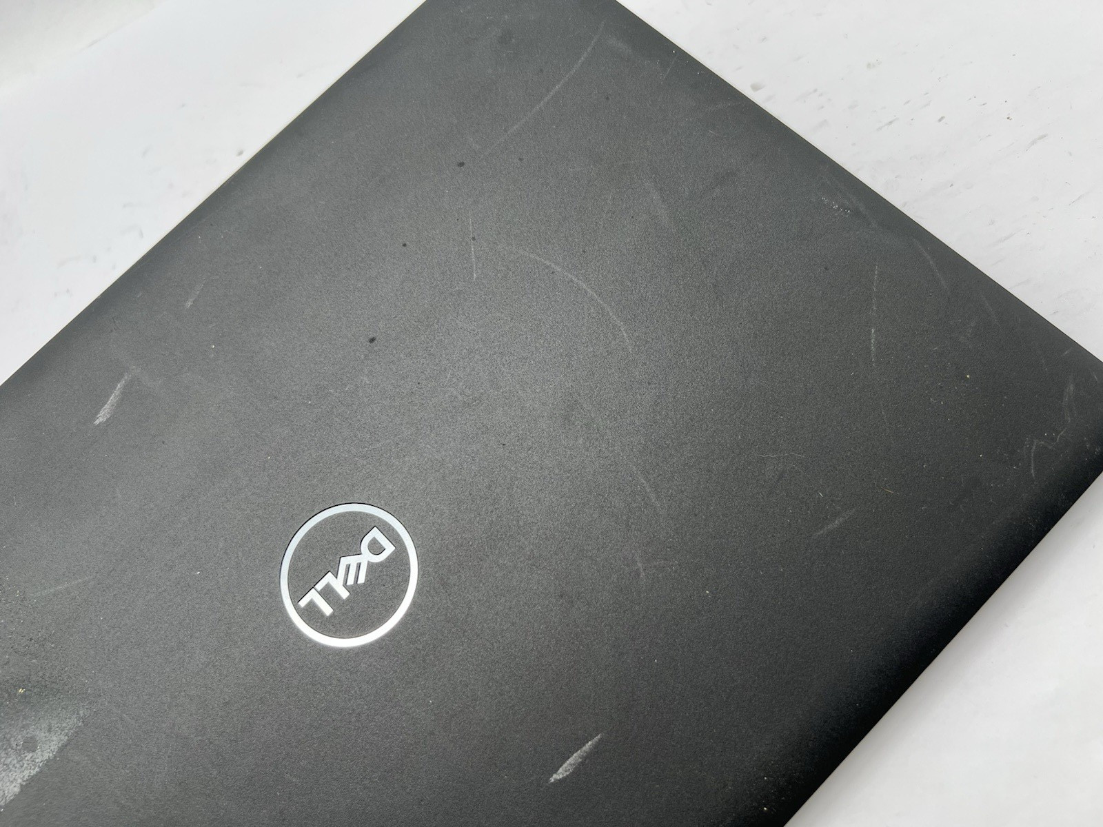Dell Latitude 3590, i7-8550U CPU, @ 1.80GHz, 8GB RAM, 256GB SSD-No OS/Charger