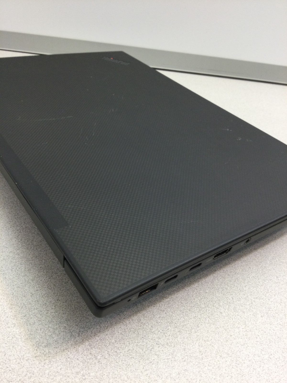 Lenovo ThinkPad P1 Gen 3 – 15.6″Core i9-10885H 12GB RAM 256 SSD WIN 11 PRO