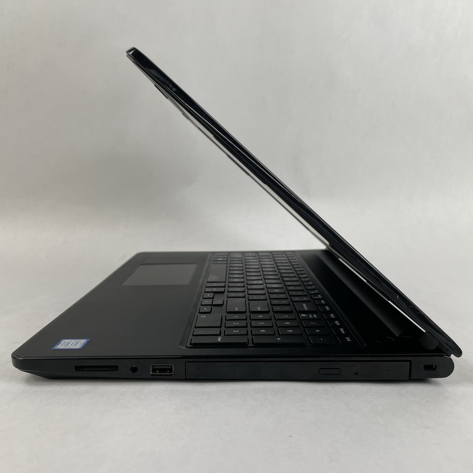 Dell Inspiron 3576 15.6″ i5-8250U 1.60 GHz 8 GB RAM No SSD/OS/AC/Batt