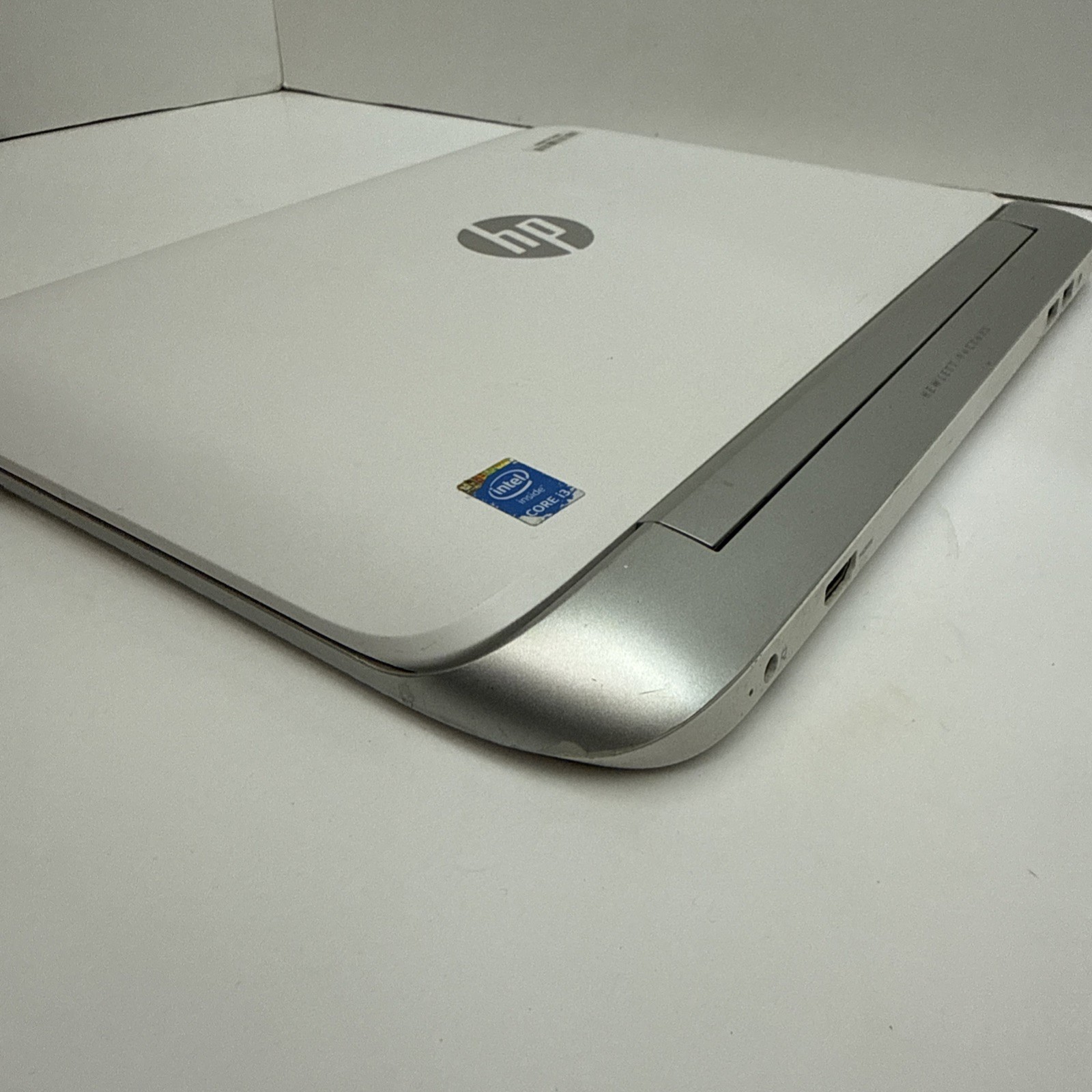 HP Split Tablet Laptop Intel Core i3 NO HDD – As Is – Parts Or Repair – No Power