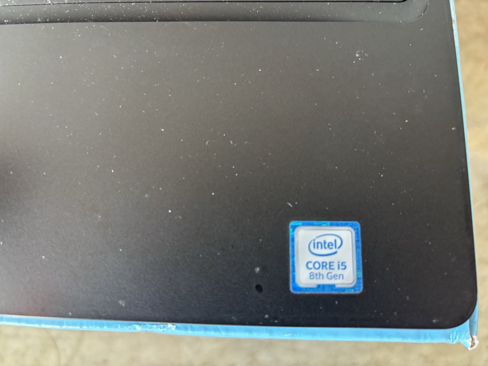 Dell Latitude 5590 Core i5-8250U 1.6GHz 8GB RAM No HDD 15.6″ Please read