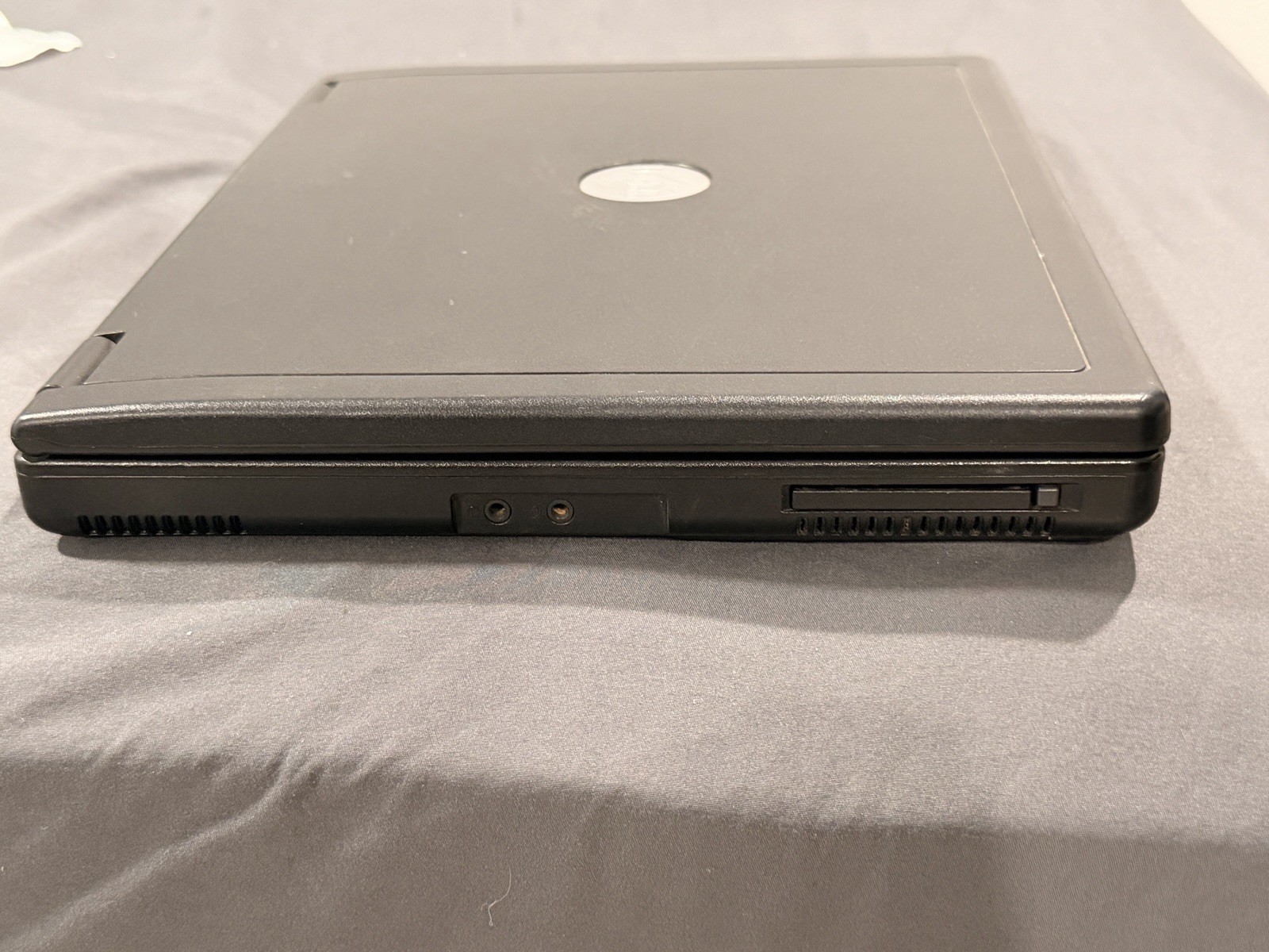Dell Inspiron1000 14.1″ Celeron 2.4GHz 256MB noHDD noCD-ROM – No Charger 4 parts