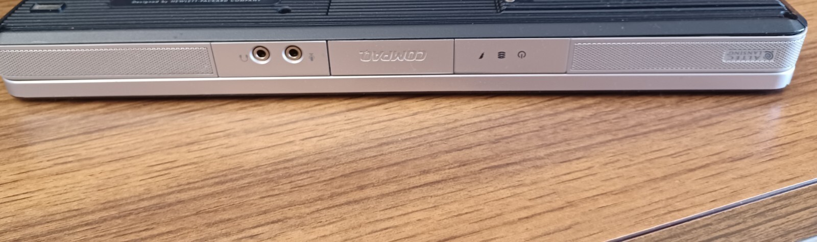 Compaq Presario V2000 AMD Turion 64 @1.8GHz 1GB RAM NO hard drive or power cord