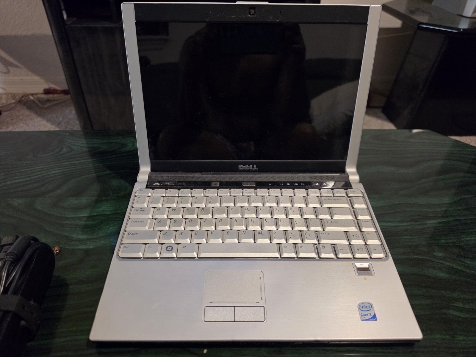 Dell XPS M1330 13.3 in Silver Laptop Core 2 Duo 4GB 250GB HDD Wi-Fi Charger