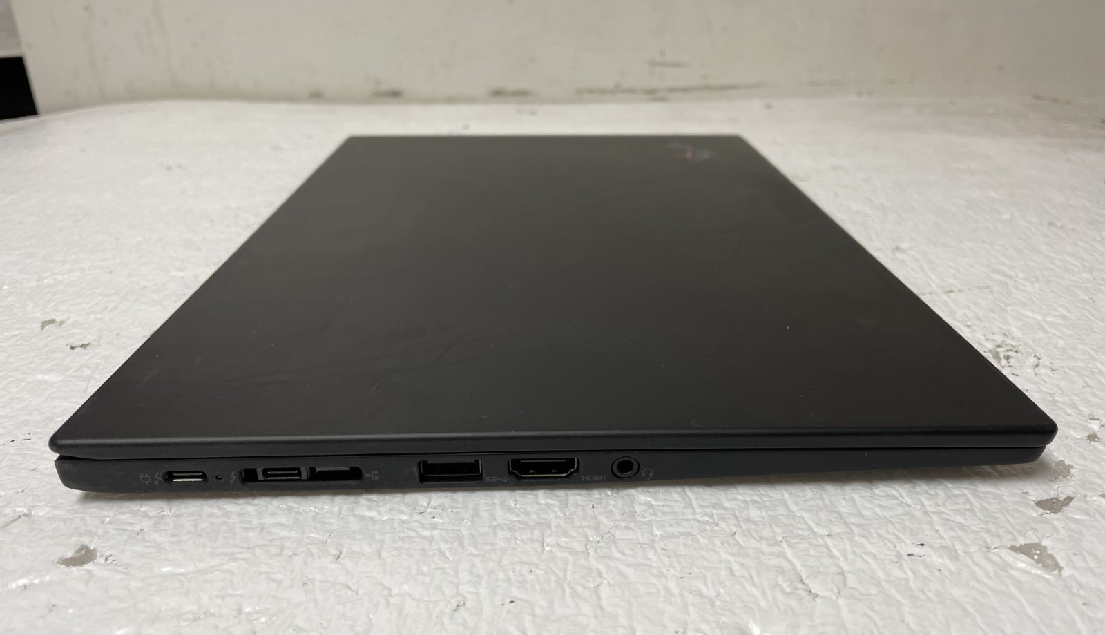 Lenovo ThinkPad X1 Carbon 8thGen TouchScrn 14″ i7-10610U 16GB RAM 512GB SSD READ