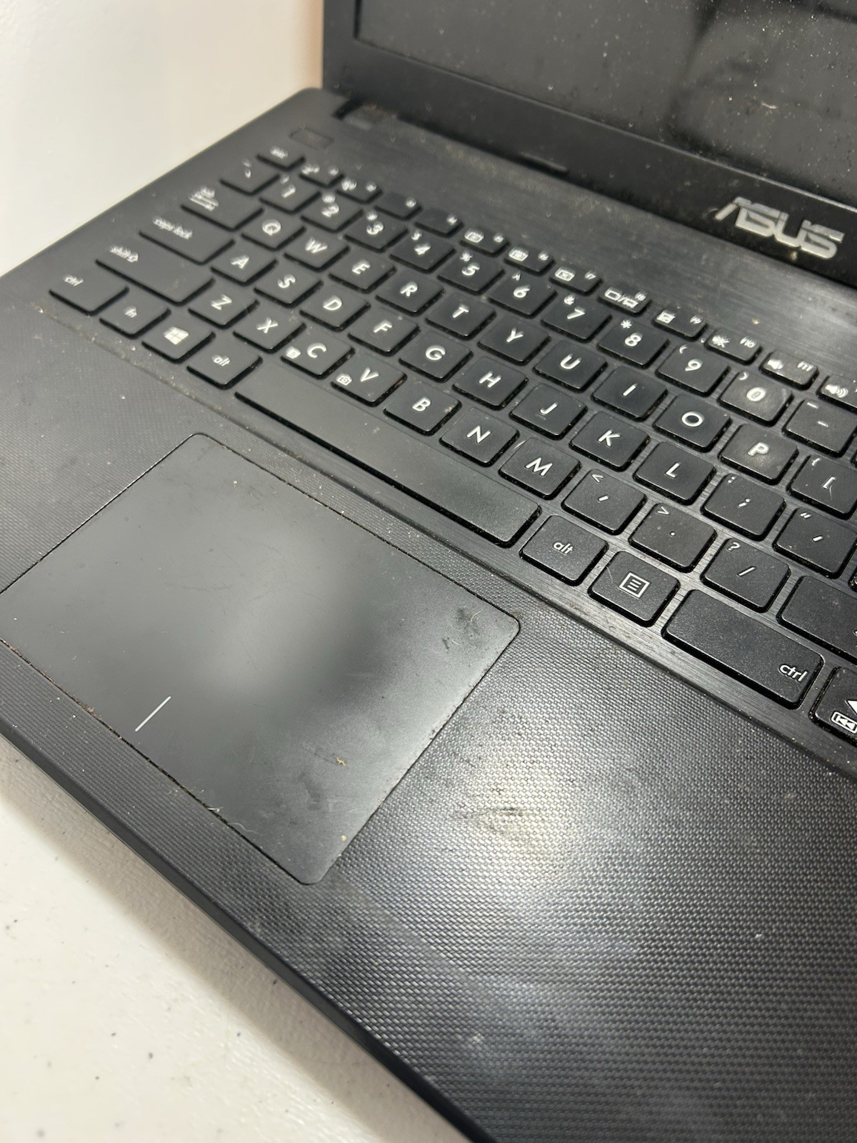 ASUS D550M Laptop Responsive Keyboard Missing DVD Drive No Charger Untested