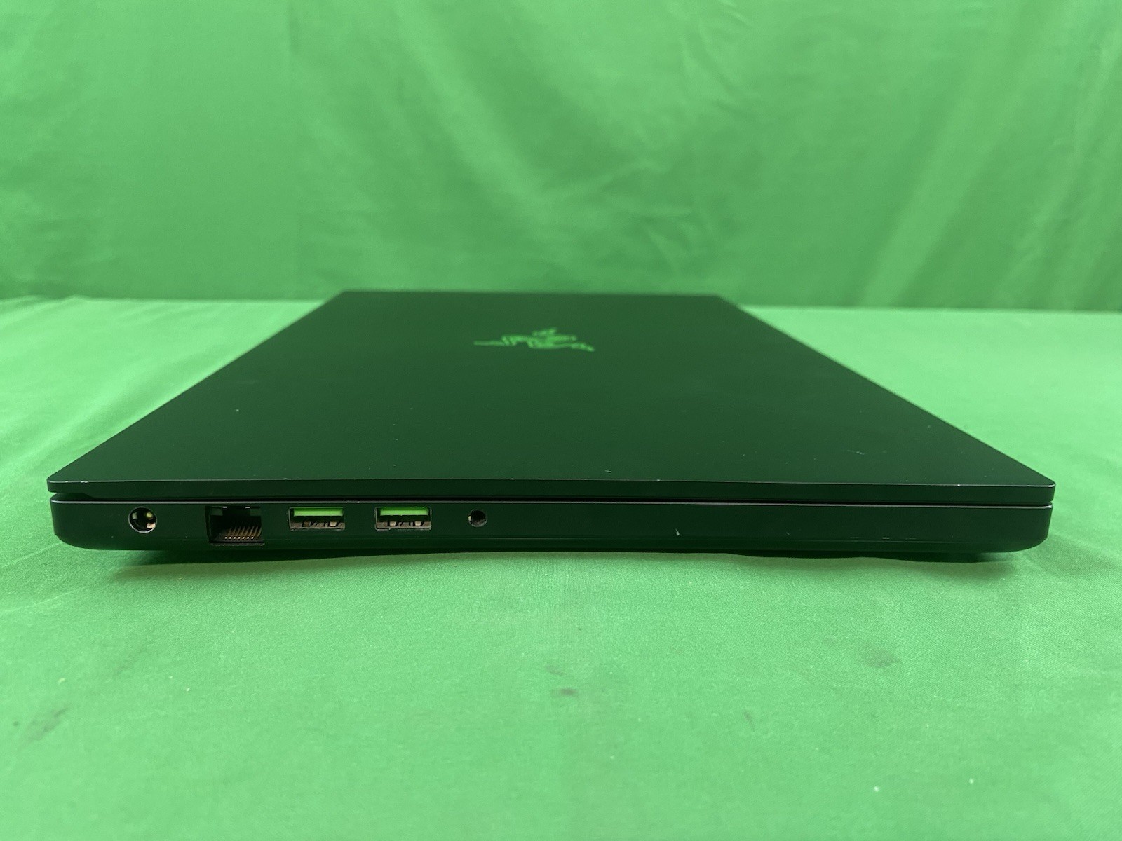 Razer Blade RZ09-0270 15.6″ i7-8750H 16GB RAM 512GB+128GB SSD GeForce GTX 1060