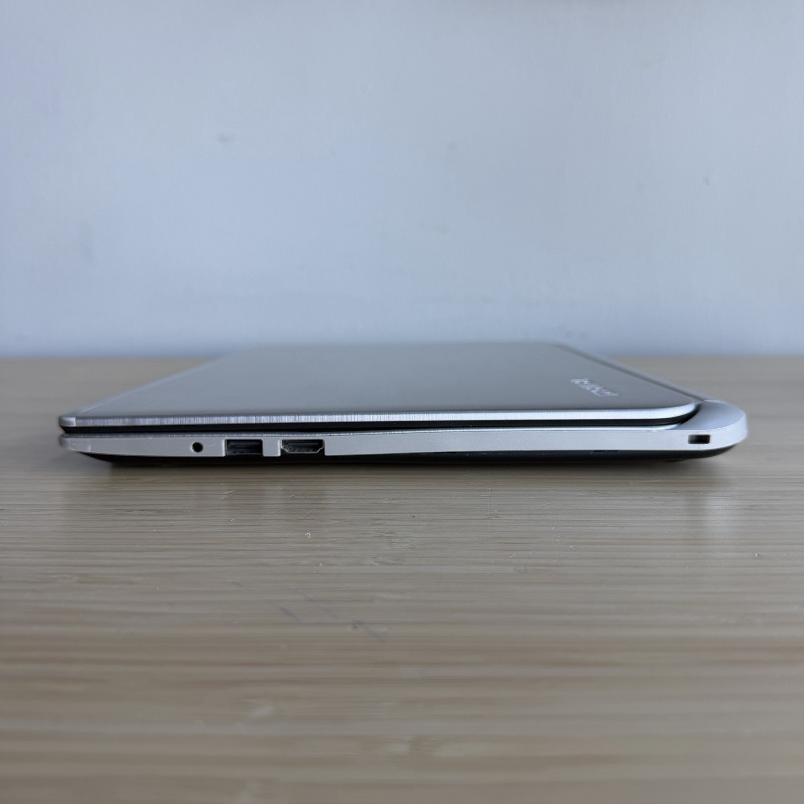 Toshiba Satellite E45T-B4300 i5-4210U 8GB Ram Intel Core I5 Touch Laptop