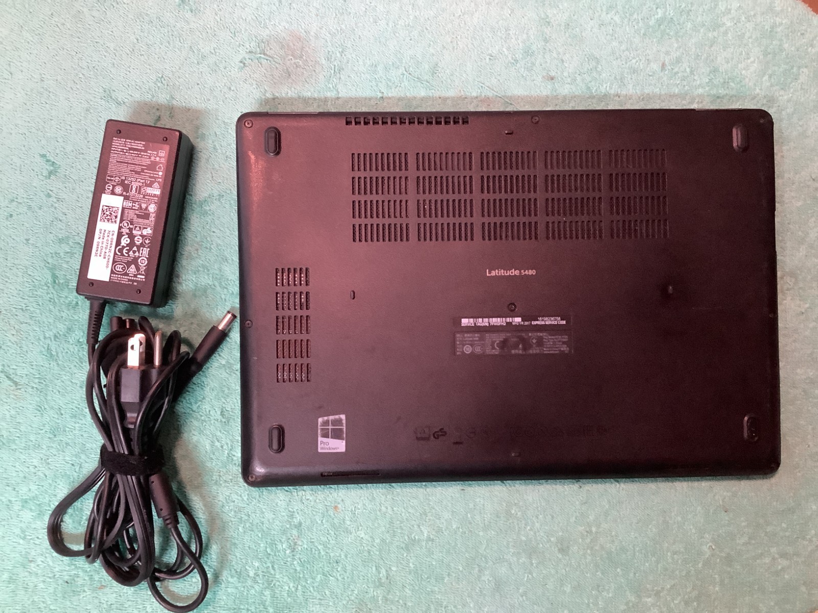 Dell Latitude 5480, i7-7820HQ – 8 GB – 256 GB NVMe + 32 GB Windows 11 Pro 25H2