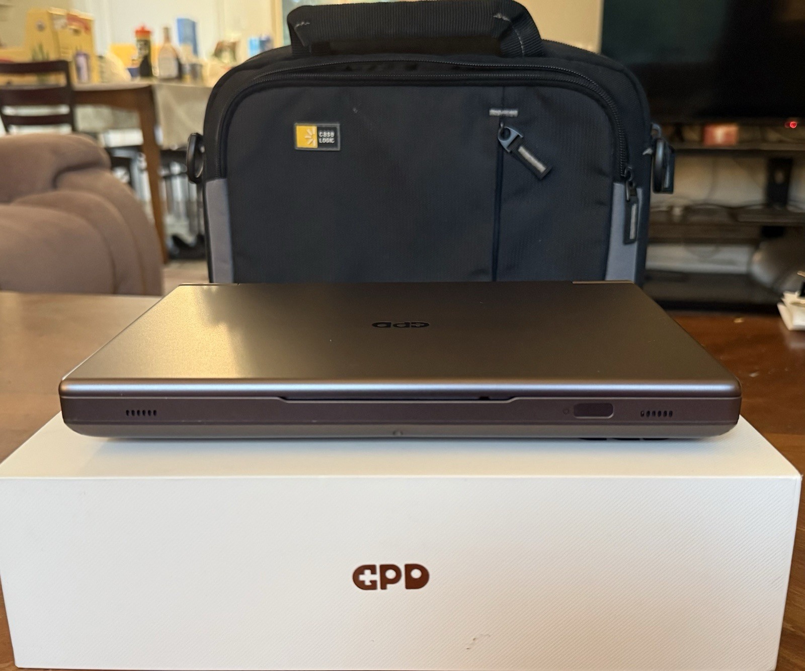 GPD WIN Max 2 2023 Ryzen 7 7840U + 32GB DDR5x-7500 MT/s + 2TB M.2 NVMe + OCuLink
