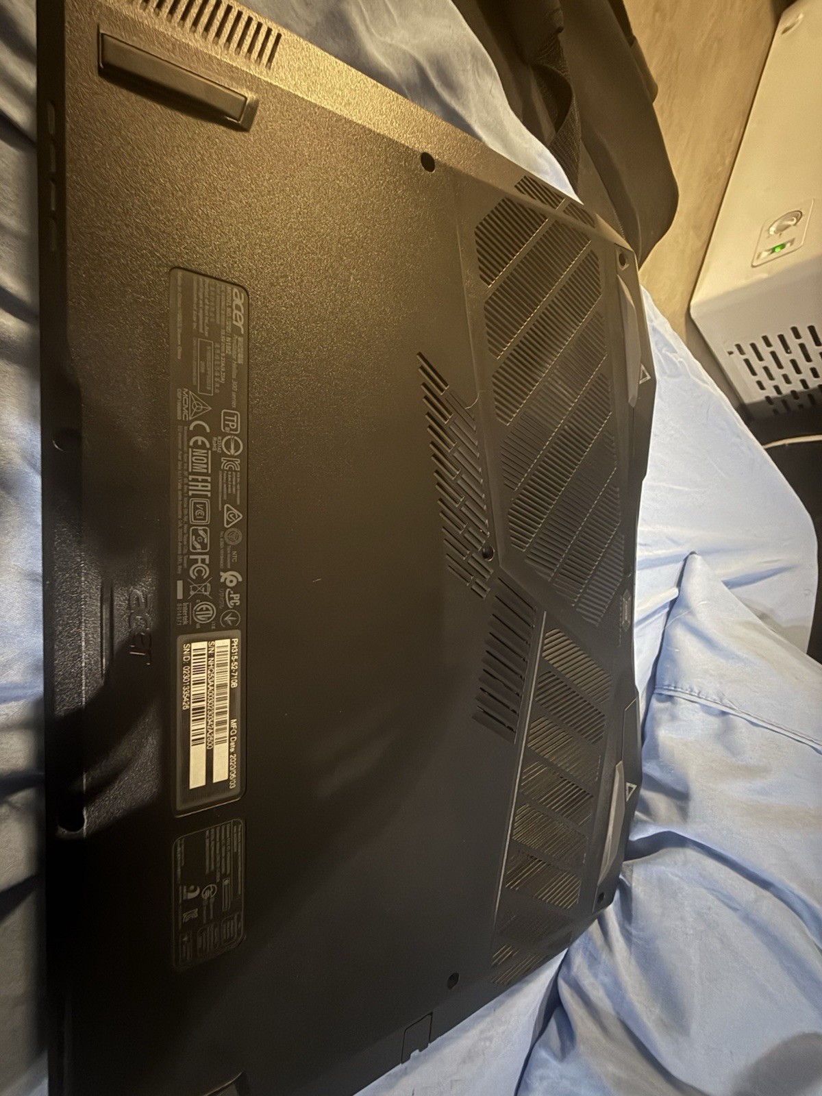 Acer Predator Helios 300 15.6″ i7-8750H GTX 1060 16GB 1TB+256GB Win10