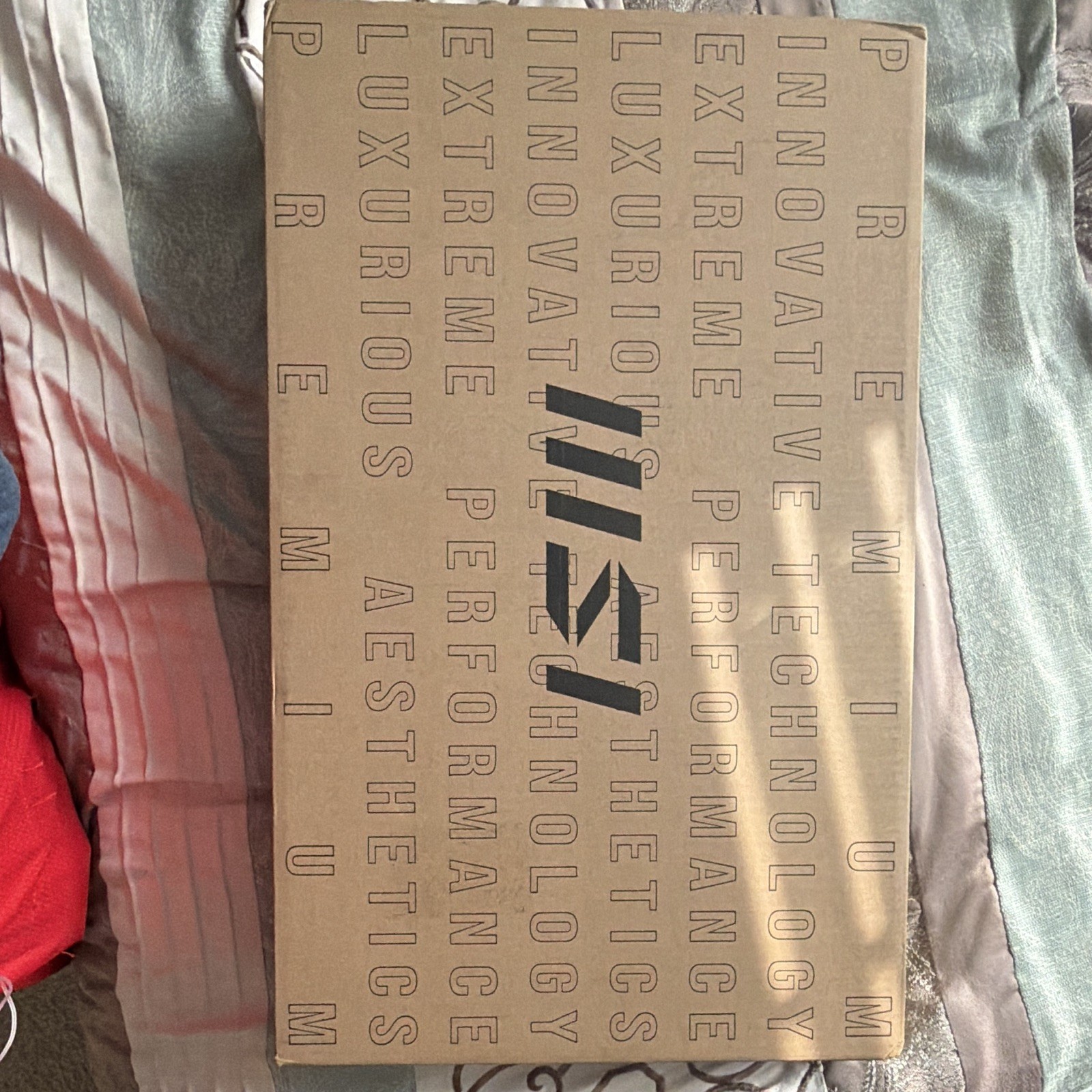 MSI Vector 16 HX AI A2XWHG 16in Ultra 7 RTX 5070 32GB 512GB SSD W11H