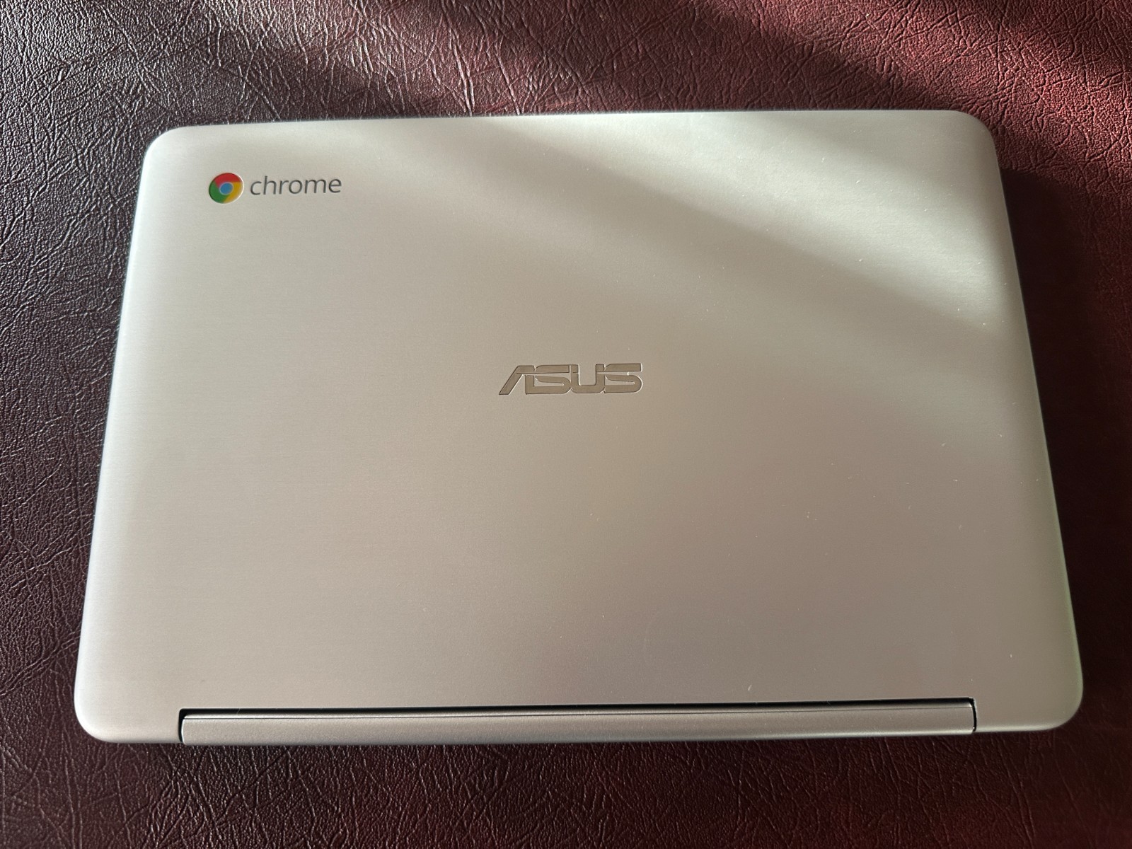 ASUS Chromebook Flip C100PA 10” Touch 1.8GHz 4GB 16GB w/ Charger – Excellent