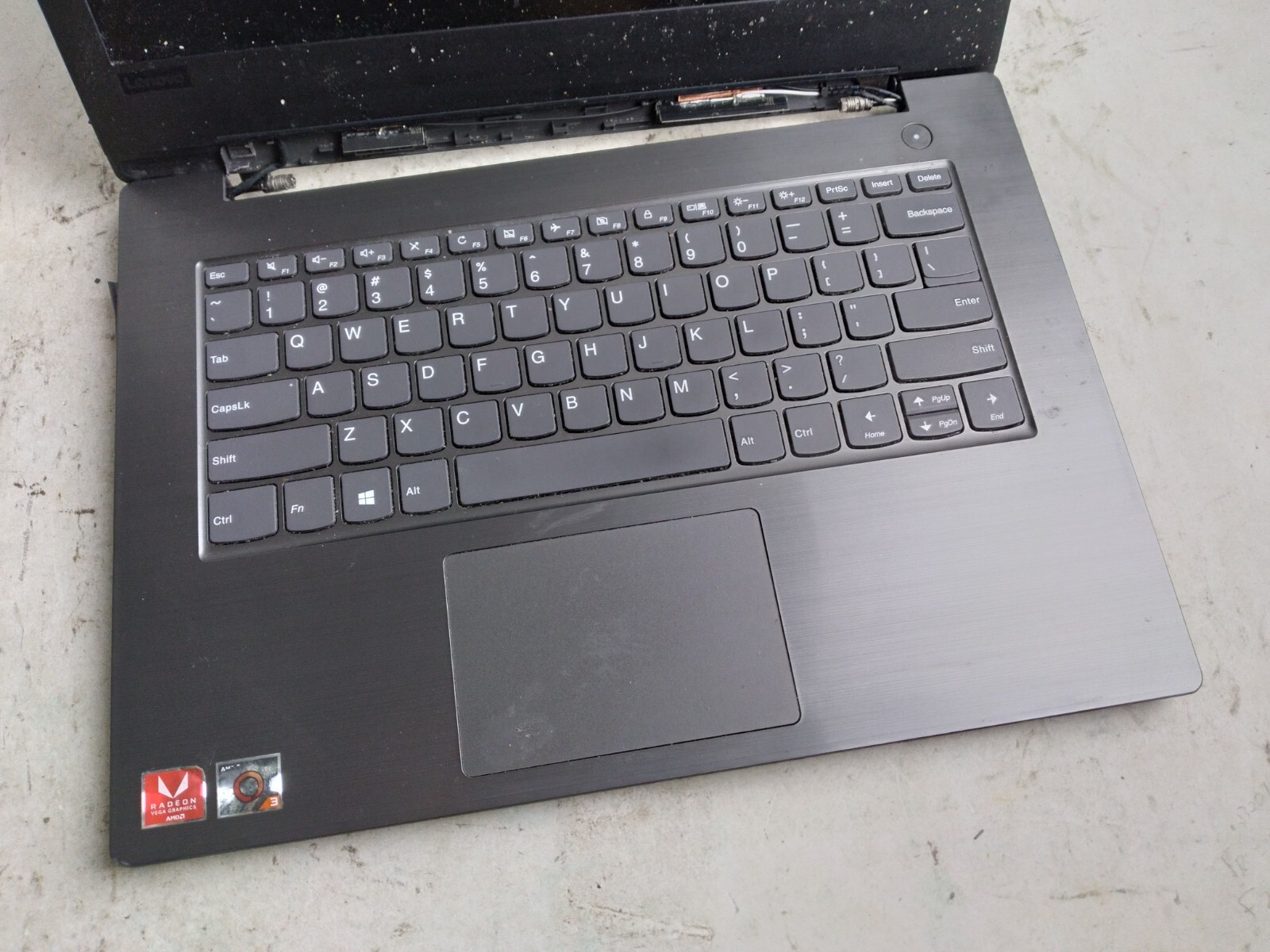 Lenovo ThinkPad V330-14ARR w/AMD Ryzen 3 2200U, 4GB RAM, 14″ Laptop for Parts