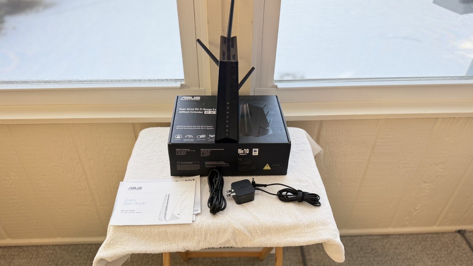 Asus RT-AC 88U WiFi Router/ Asus RP-AC 1900 WiFi Range Expander/ Motorola Modem